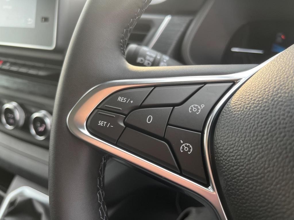Nissan Primastar Image 32