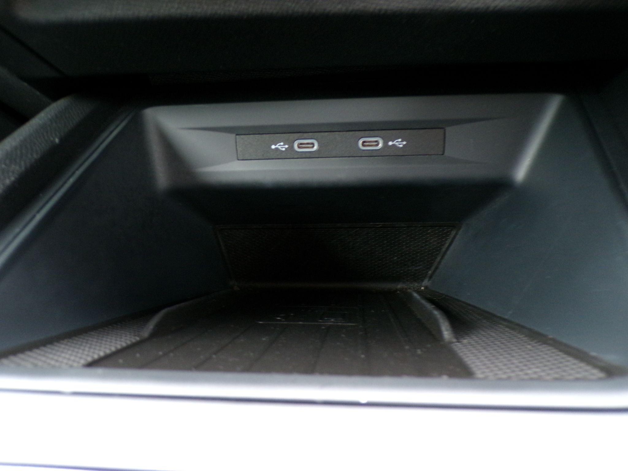 CUPRA Leon Image 24
