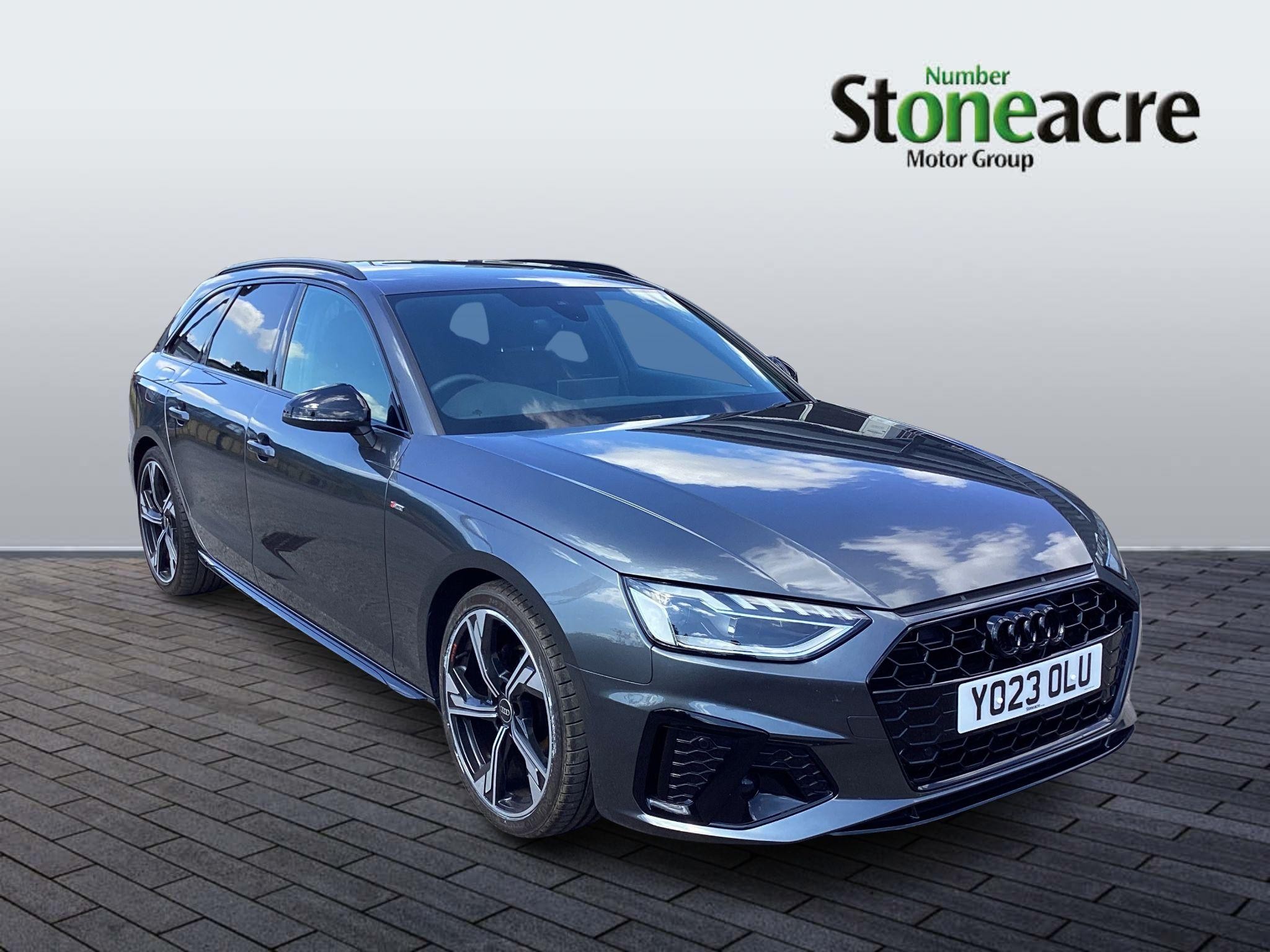 Audi A4 Avant Image 1
