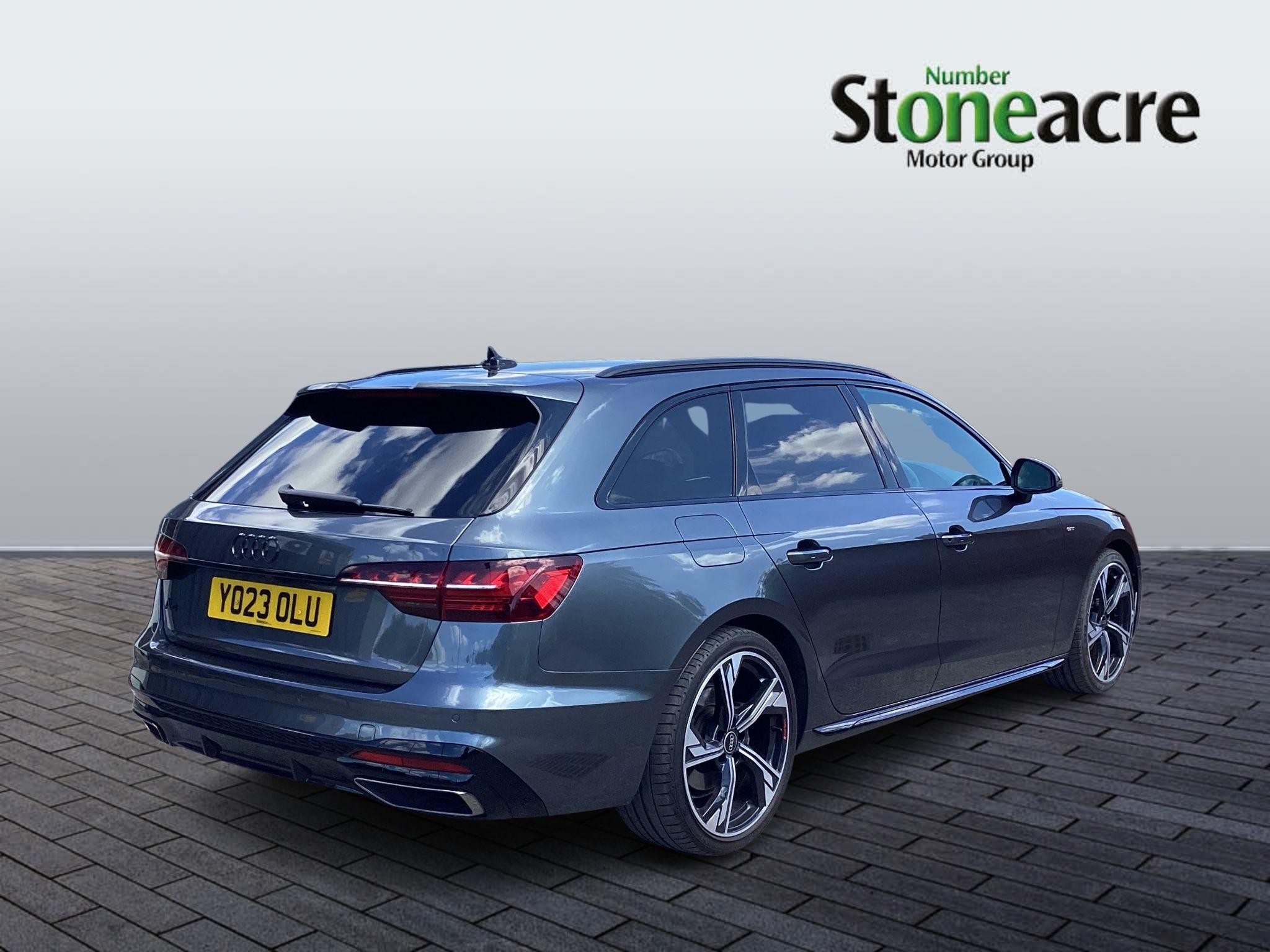 Audi A4 Avant Image 3