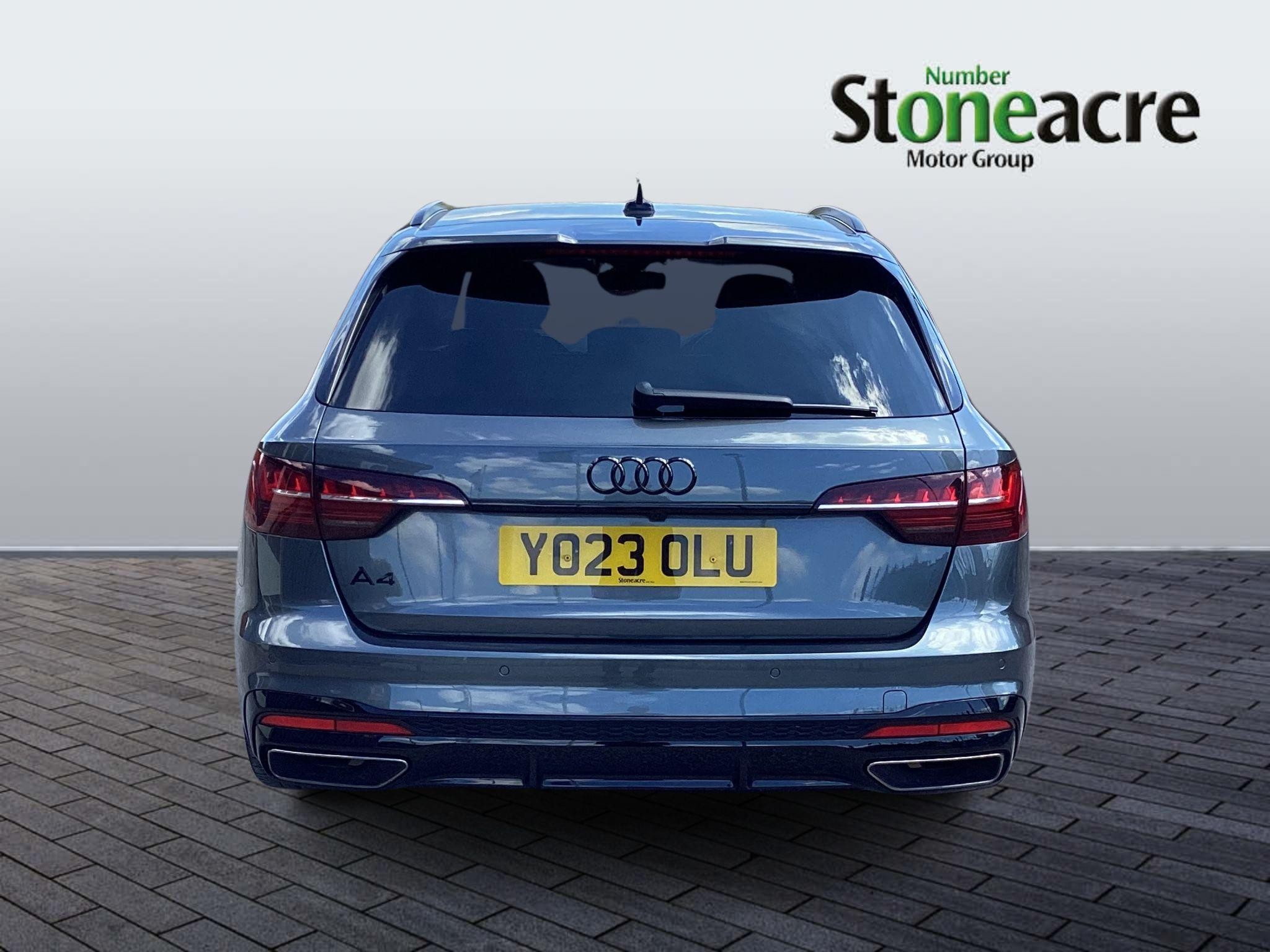 Audi A4 Avant Image 4
