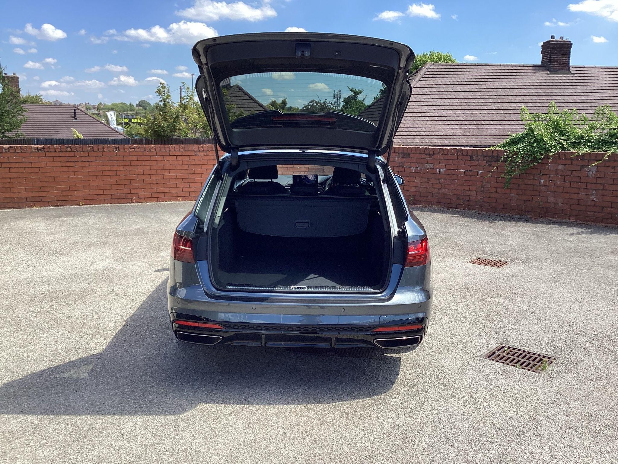 Audi A4 Avant Image 30