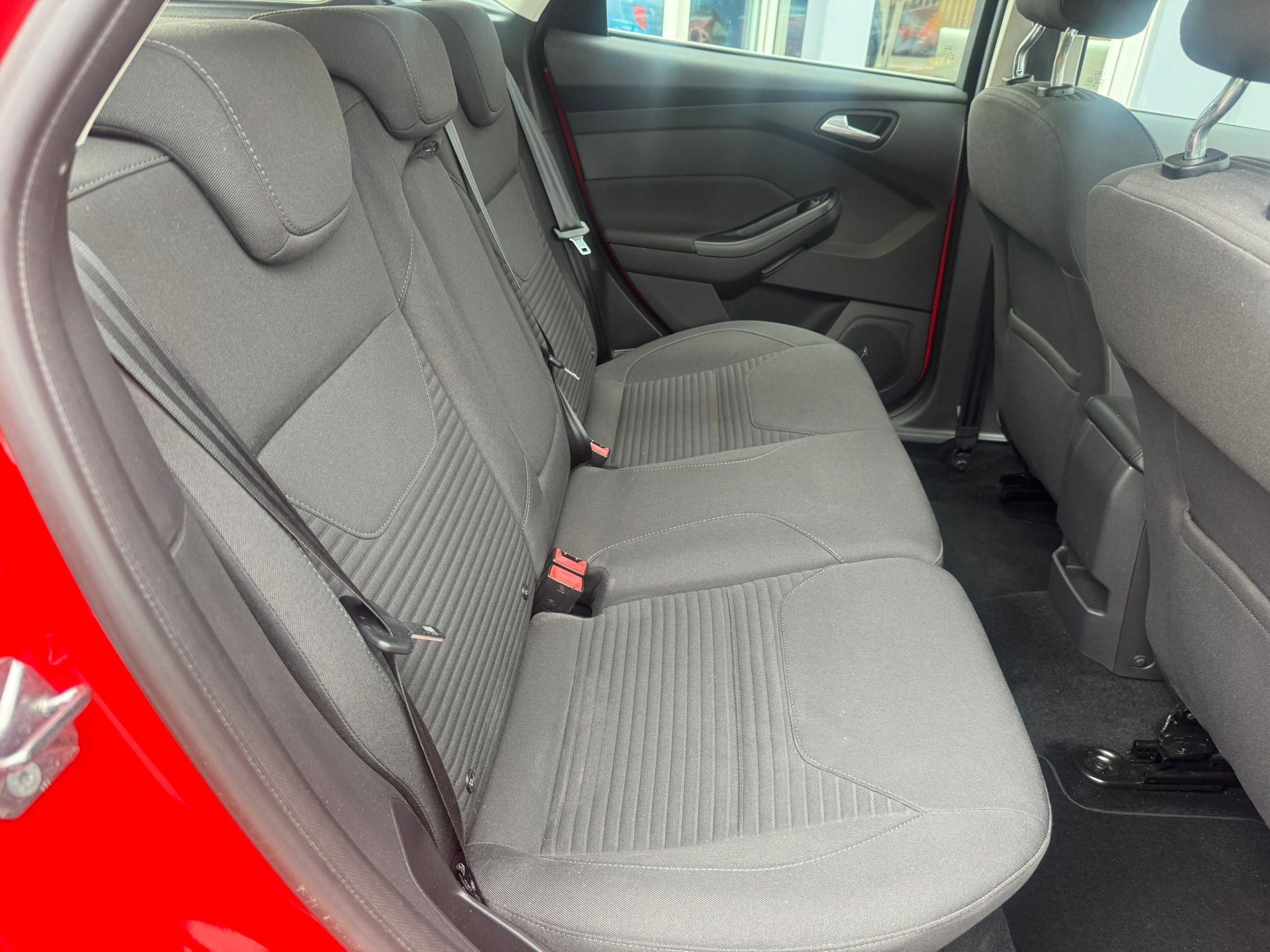 Ford Focus Image 10