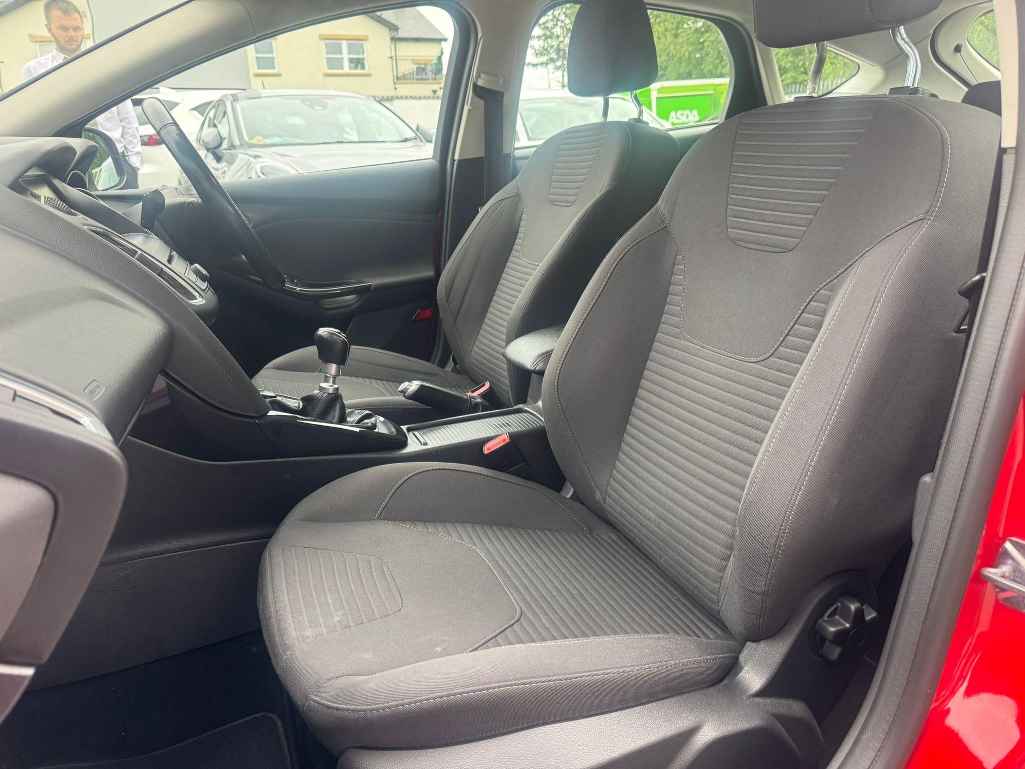 Ford Focus Image 19