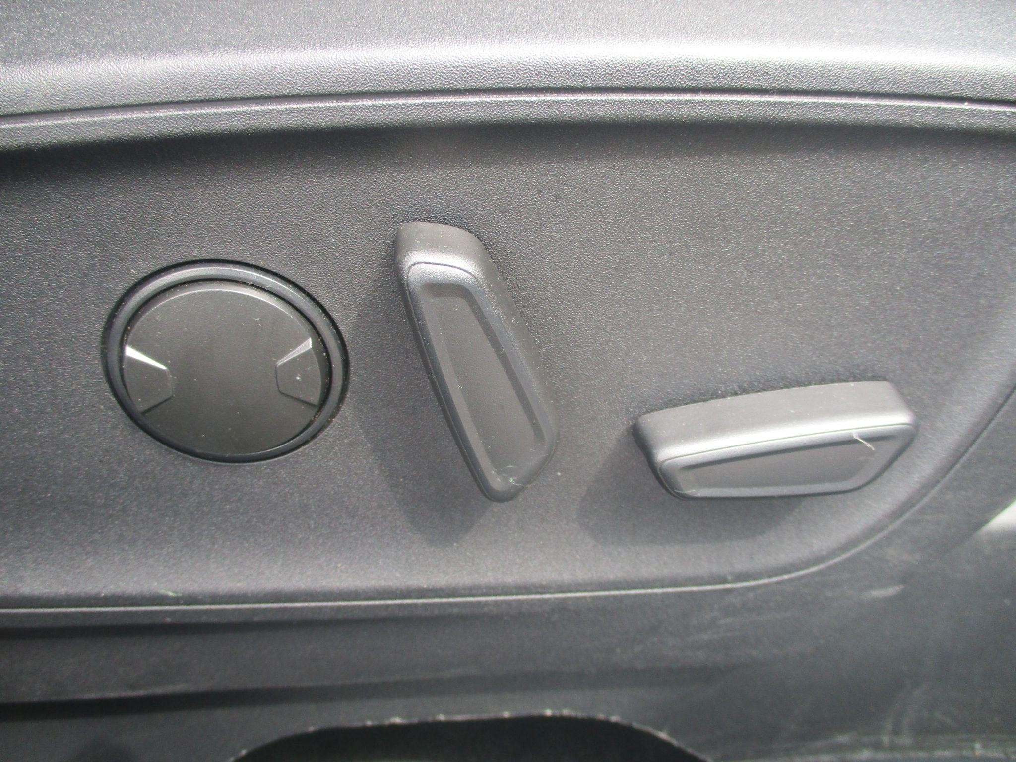 Ford Kuga Image 12