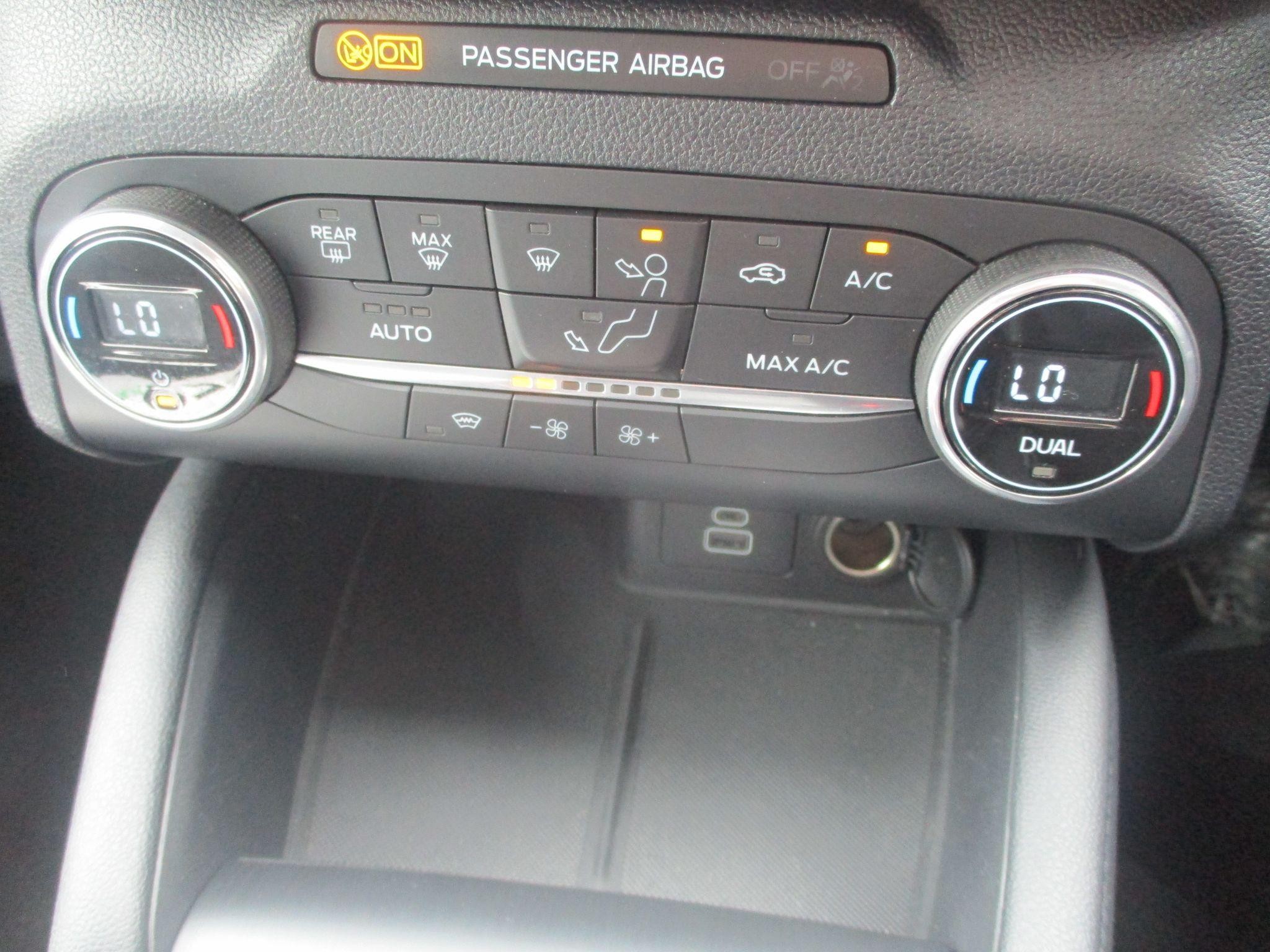 Ford Kuga Image 18