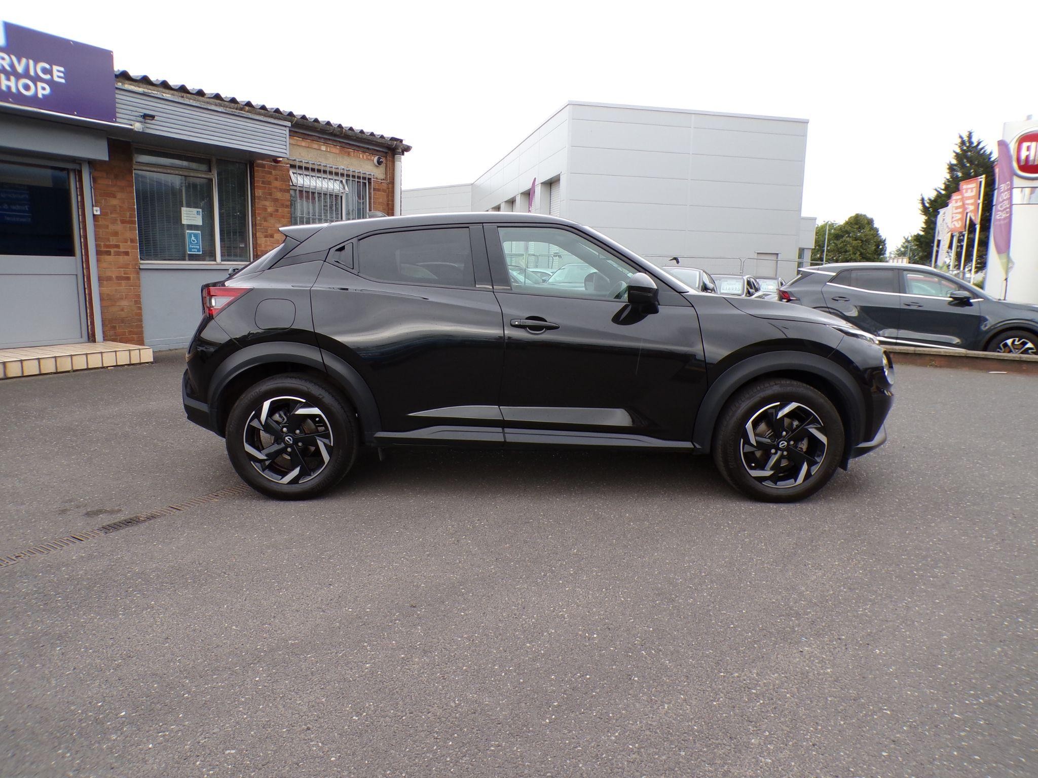 Nissan Juke Image 2