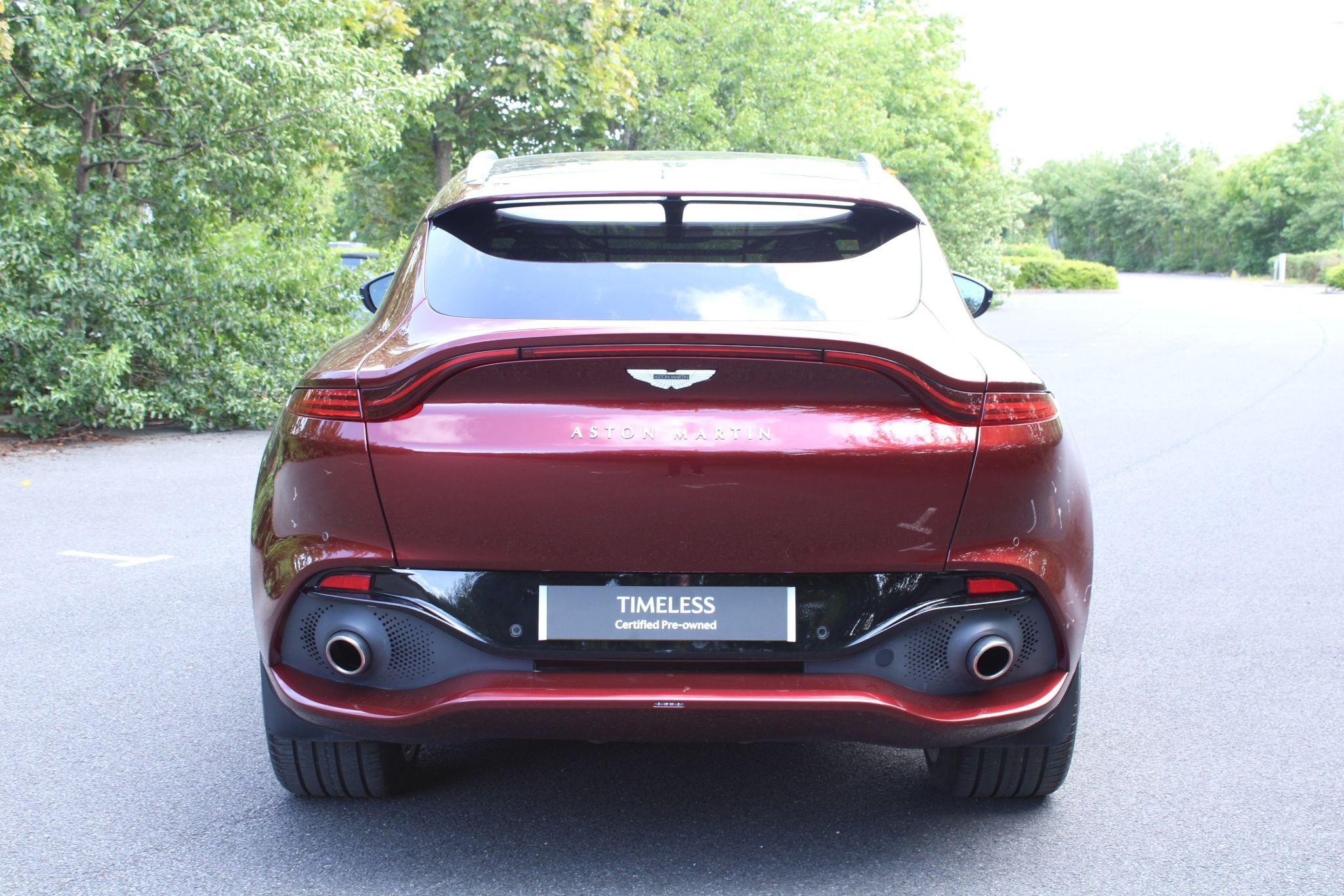 Aston Martin DBX Image 7