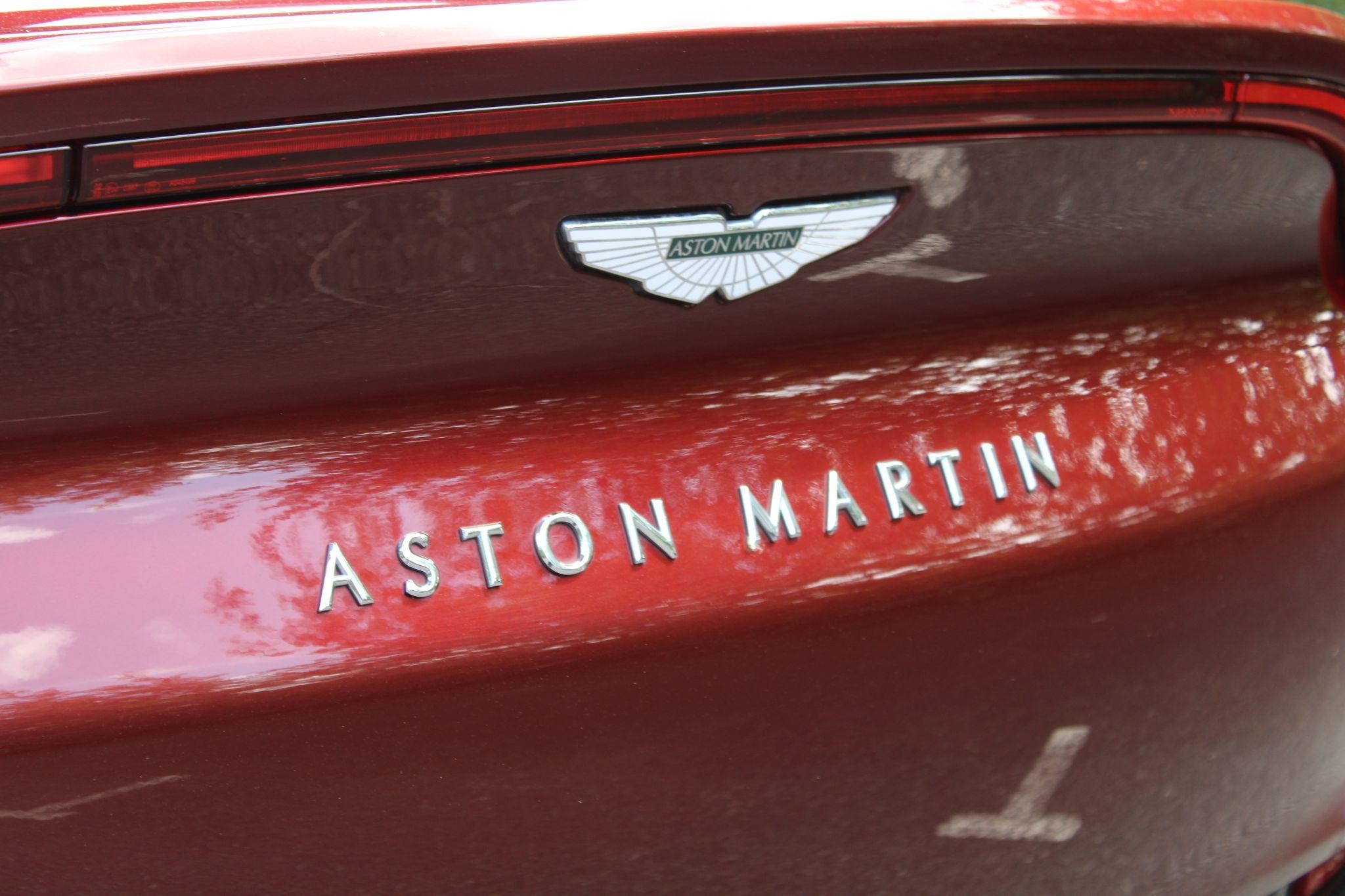 Aston Martin DBX Image 14