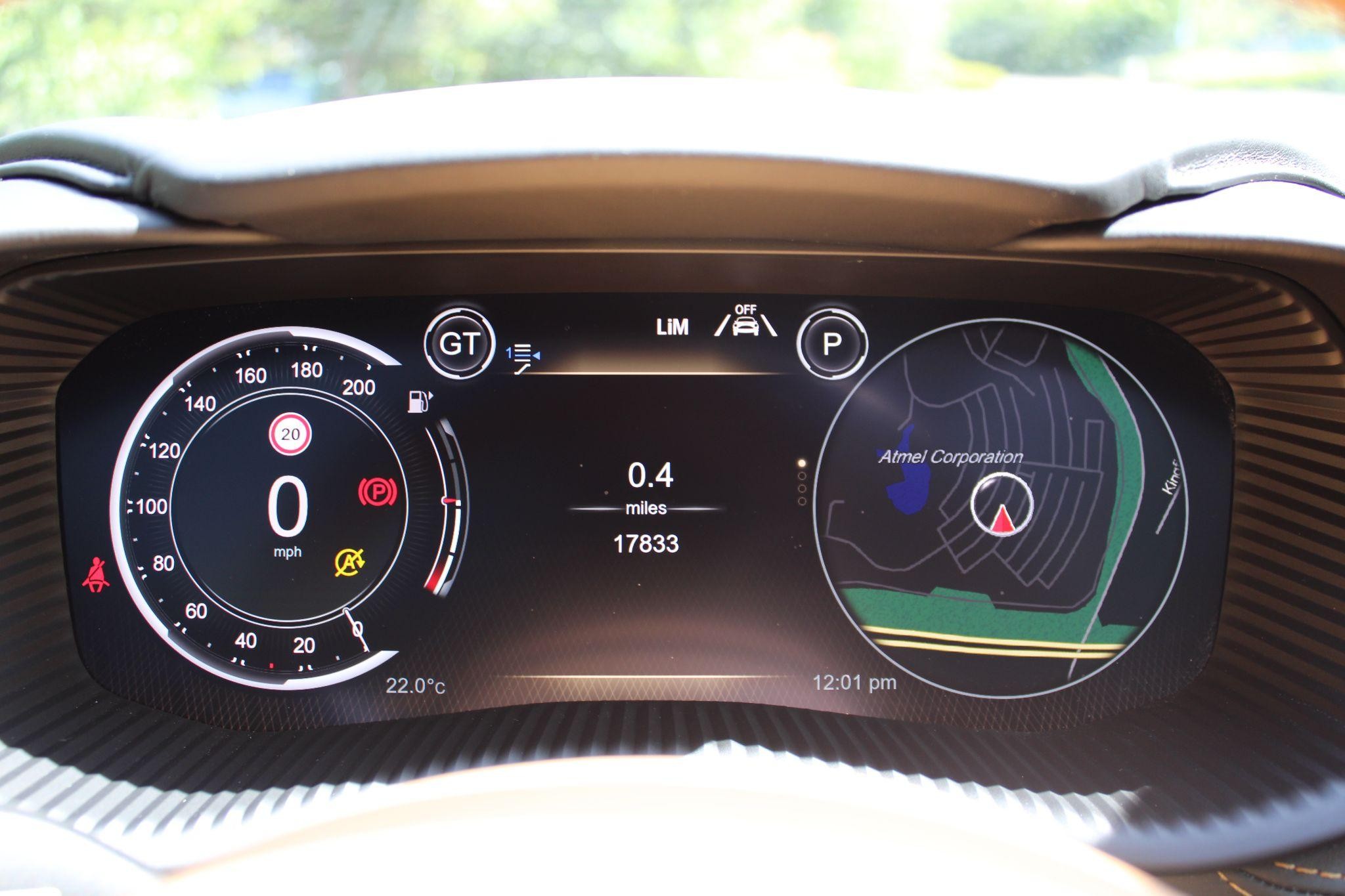 Aston Martin DBX Image 19