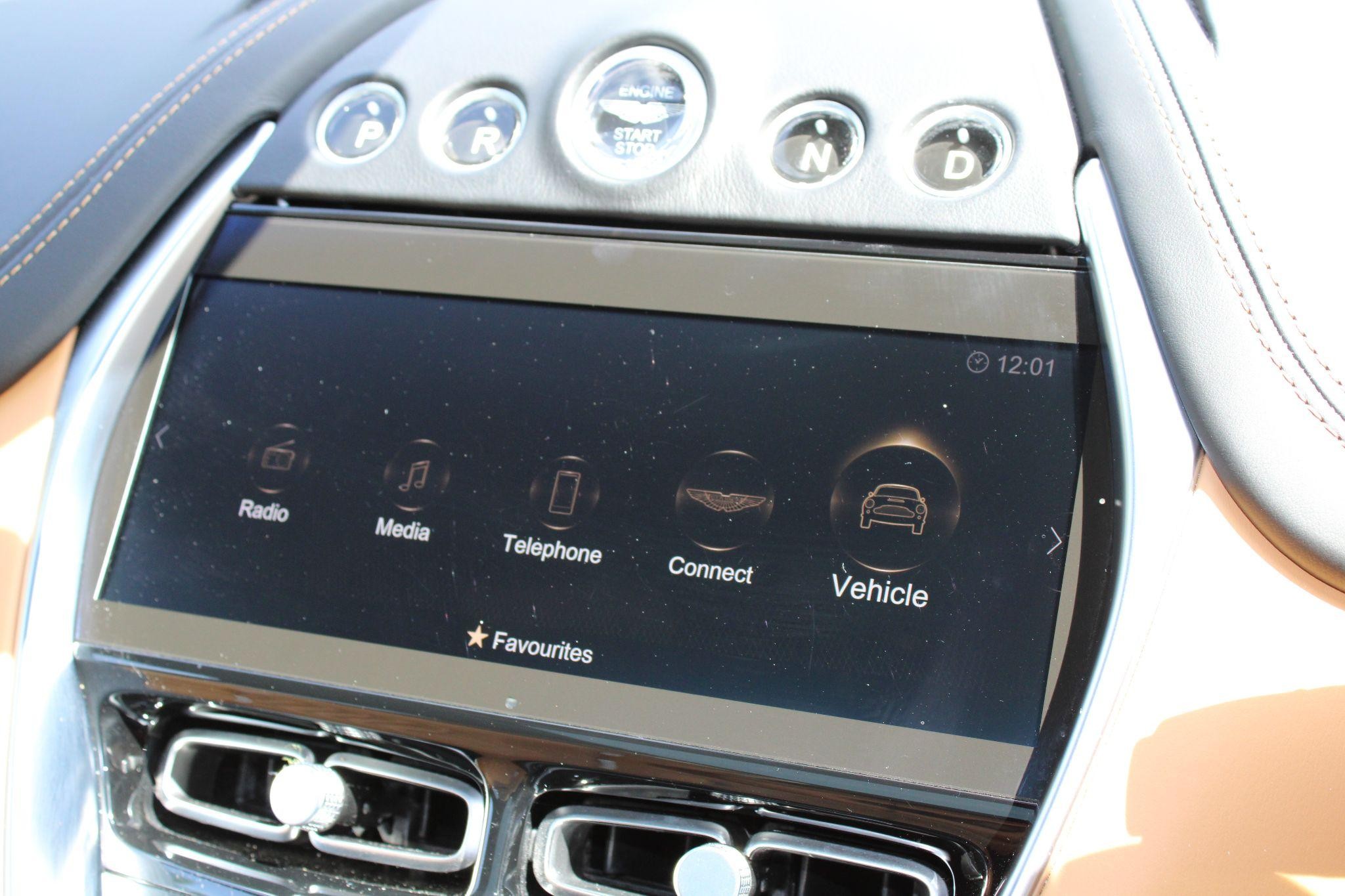 Aston Martin DBX Image 20