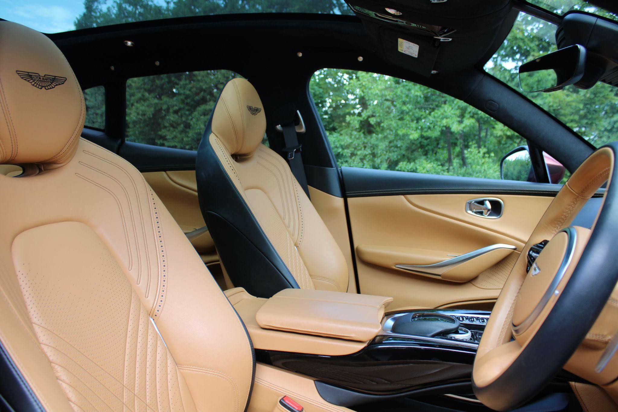 Aston Martin DBX Image 31