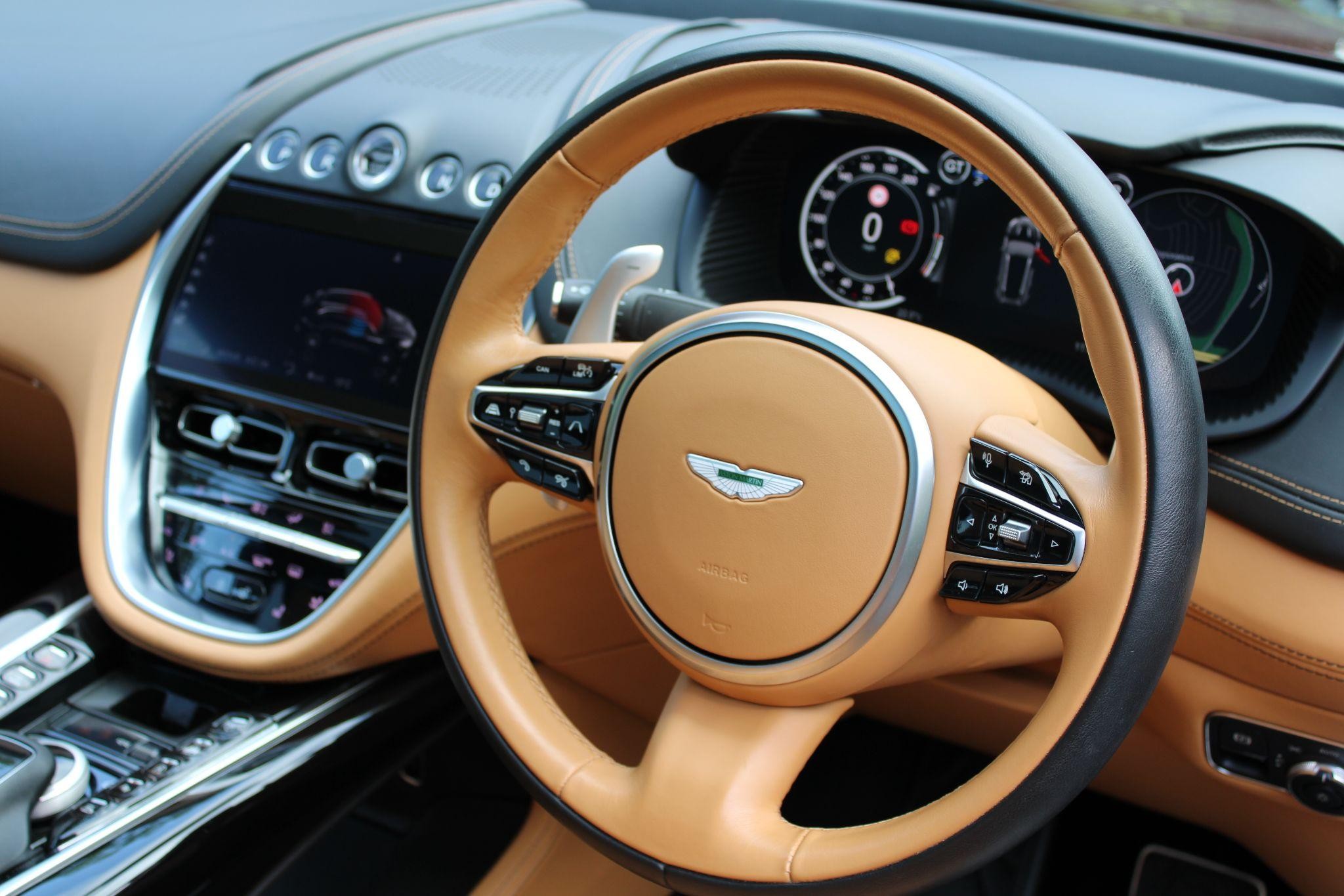 Aston Martin DBX Image 33