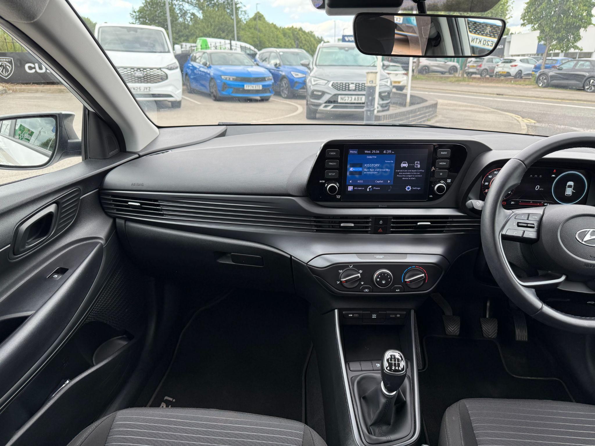 Hyundai i20 Image 11