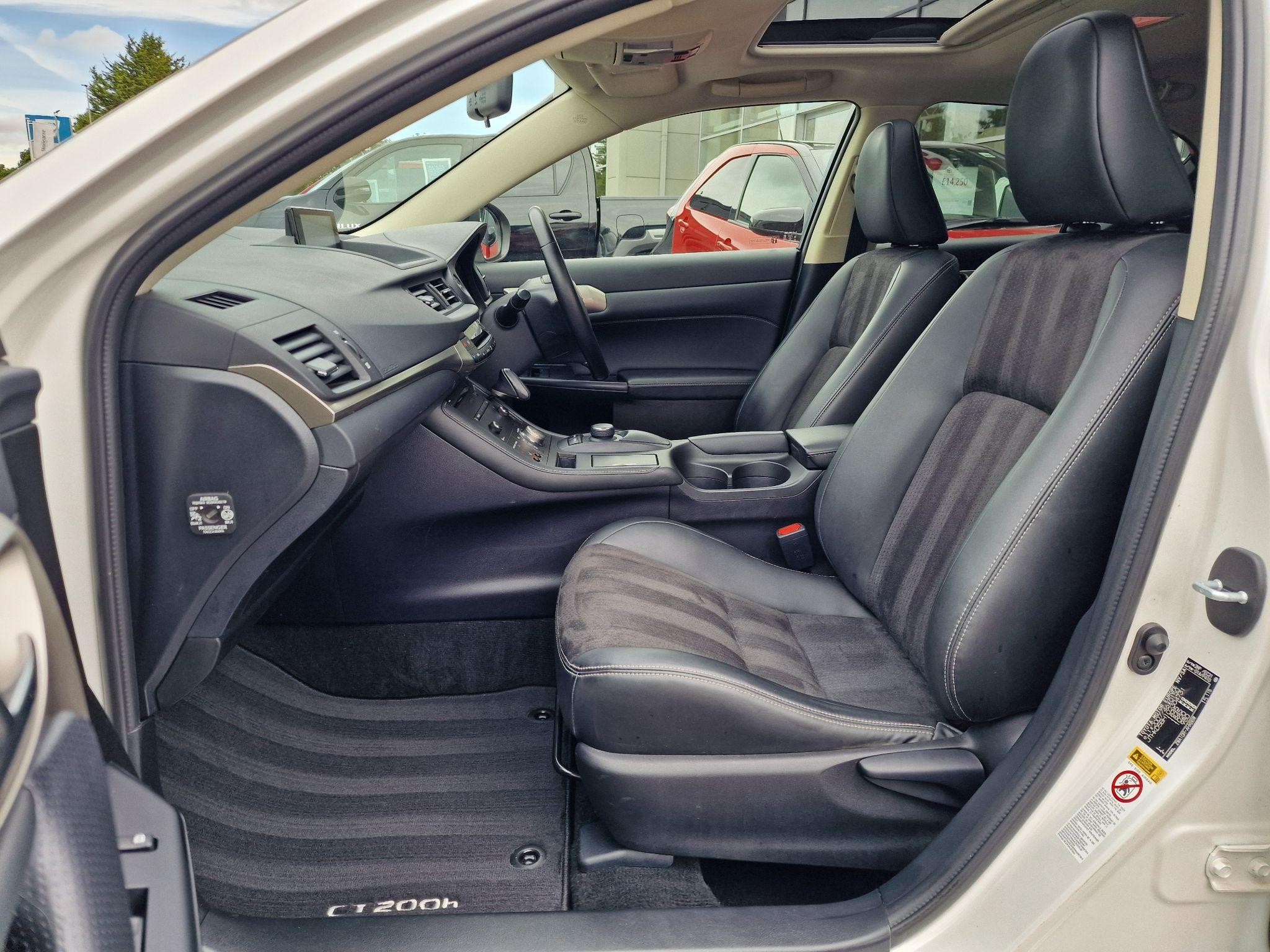 Lexus CT Image 10