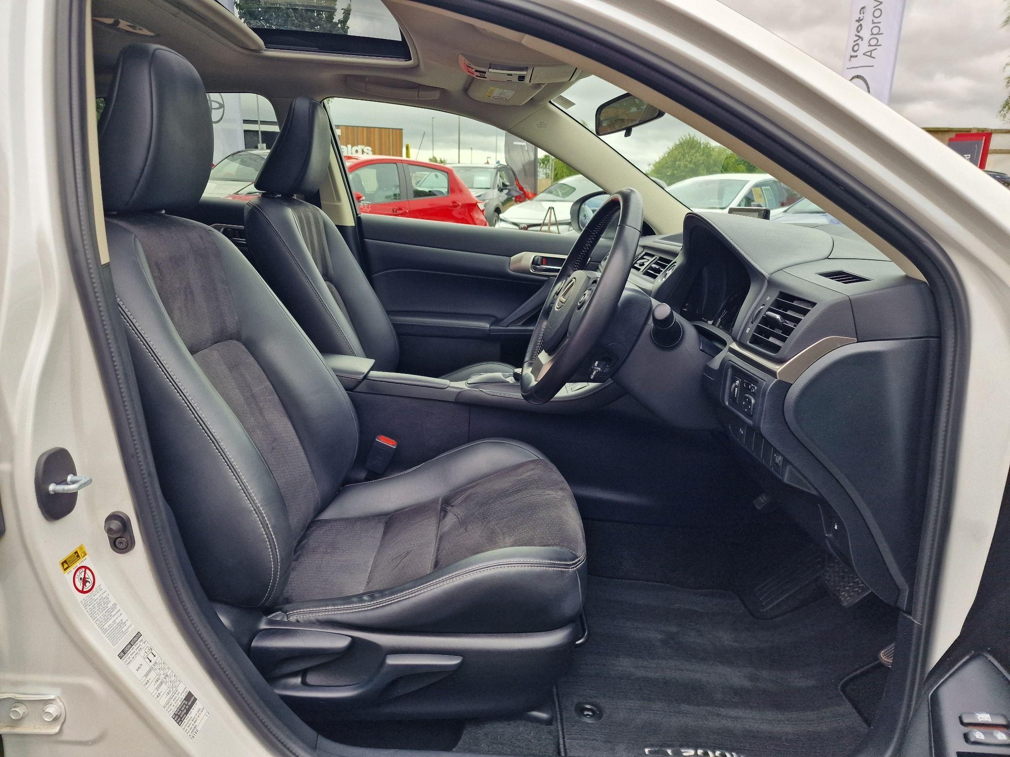 Lexus CT Image 11