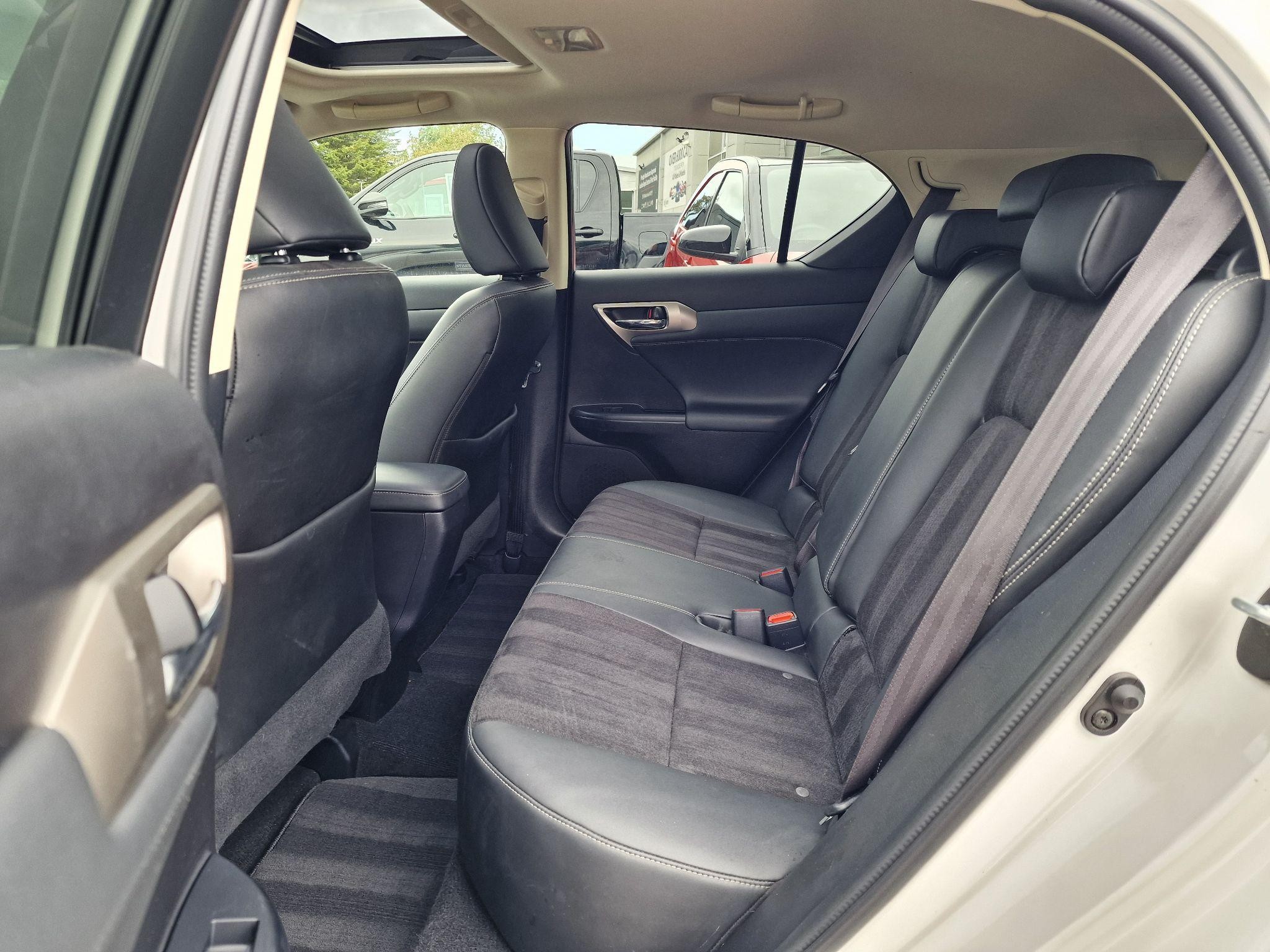Lexus CT Image 12