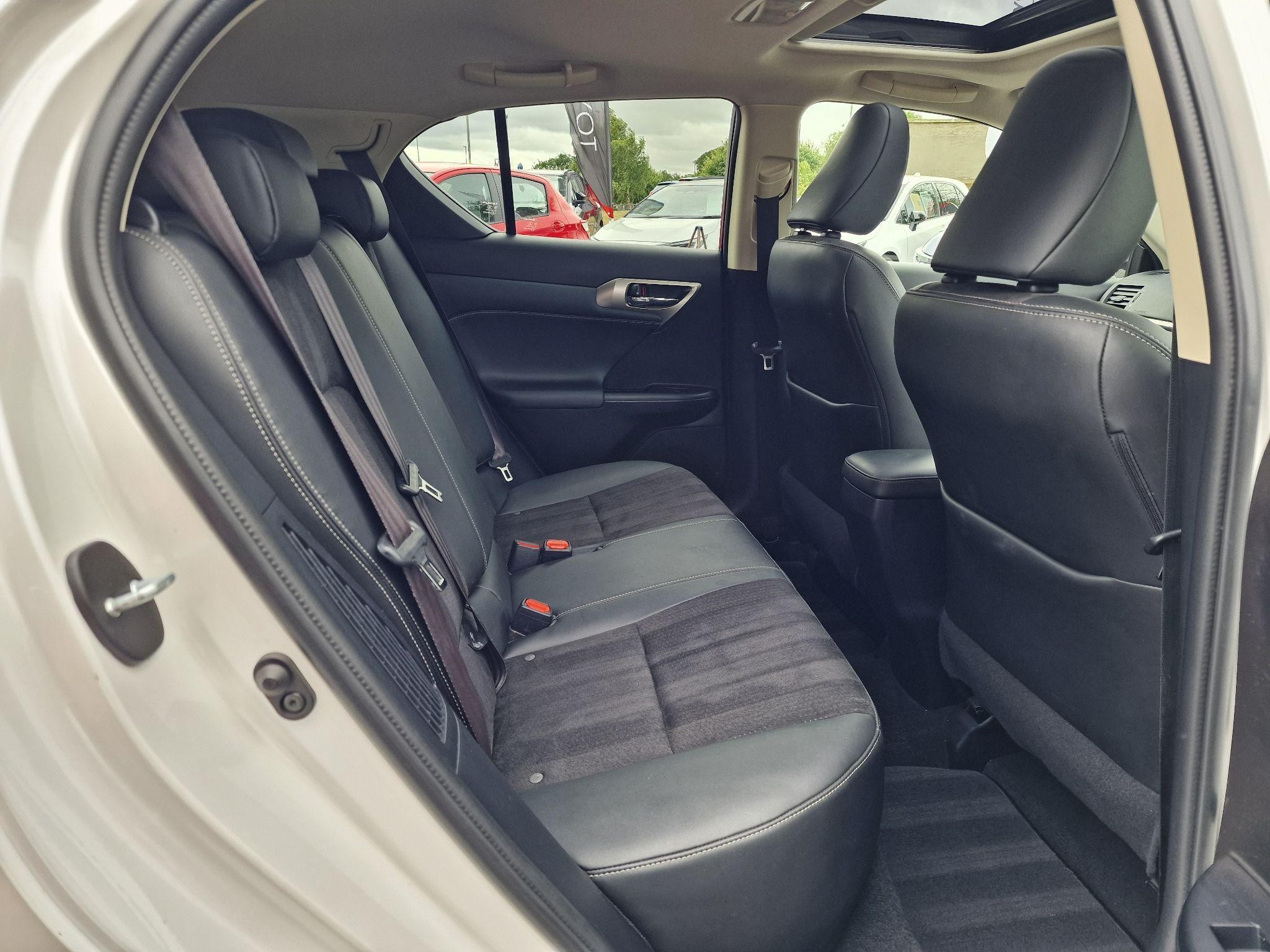 Lexus CT Image 13