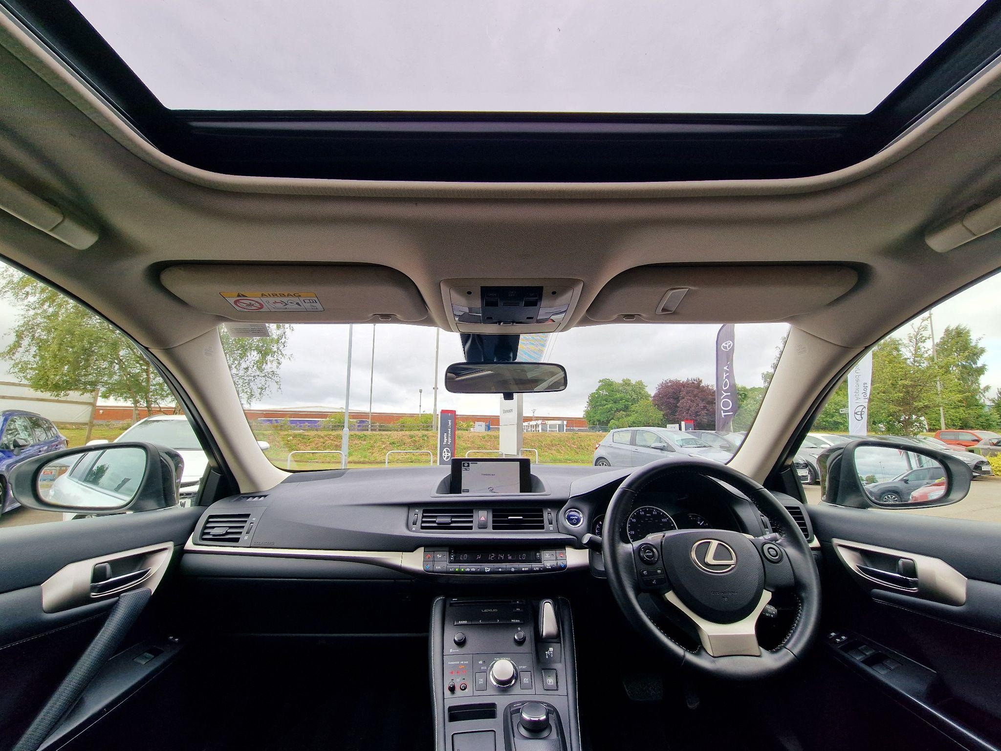 Lexus CT Image 20