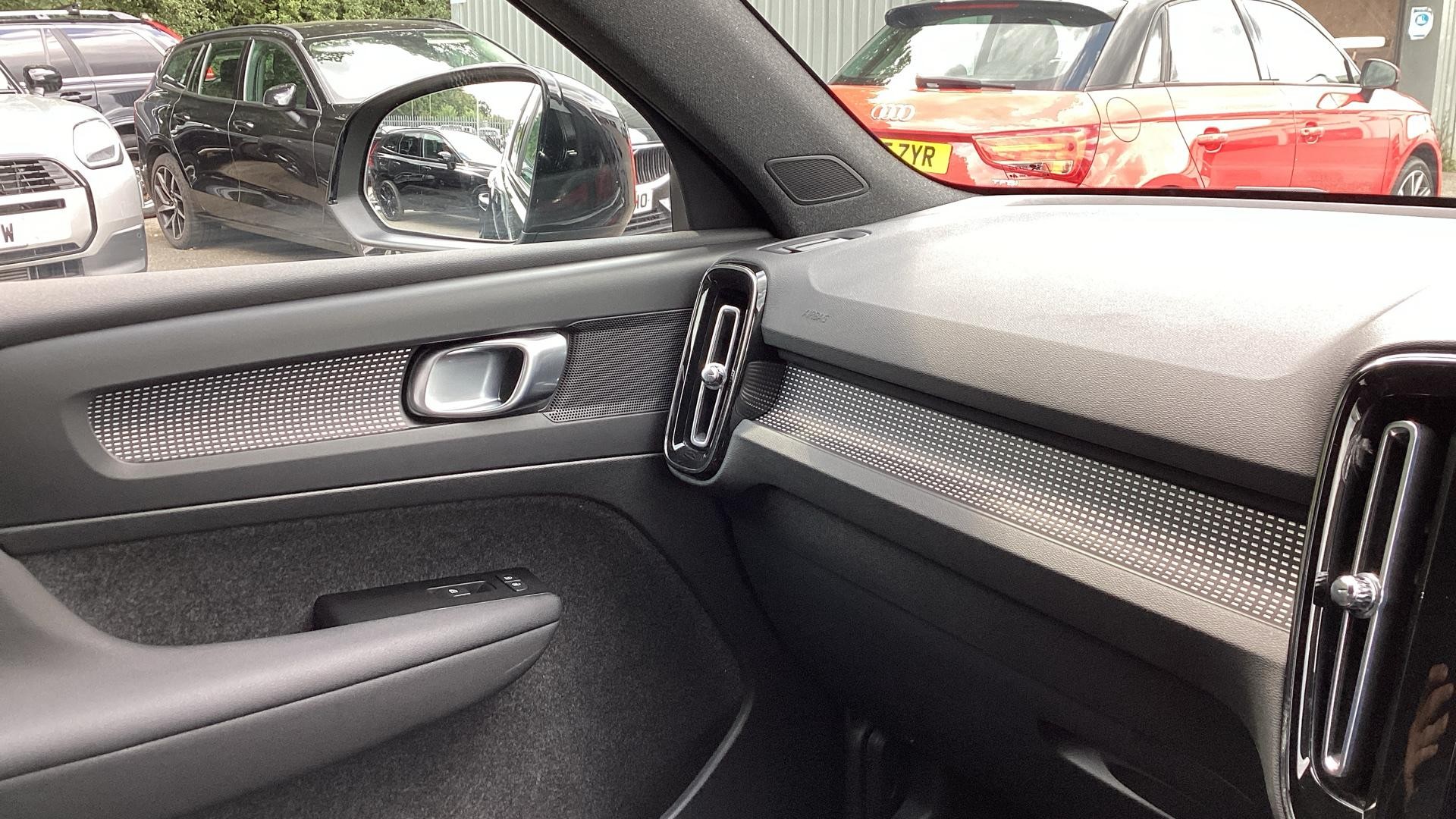 Volvo XC40 Image 36