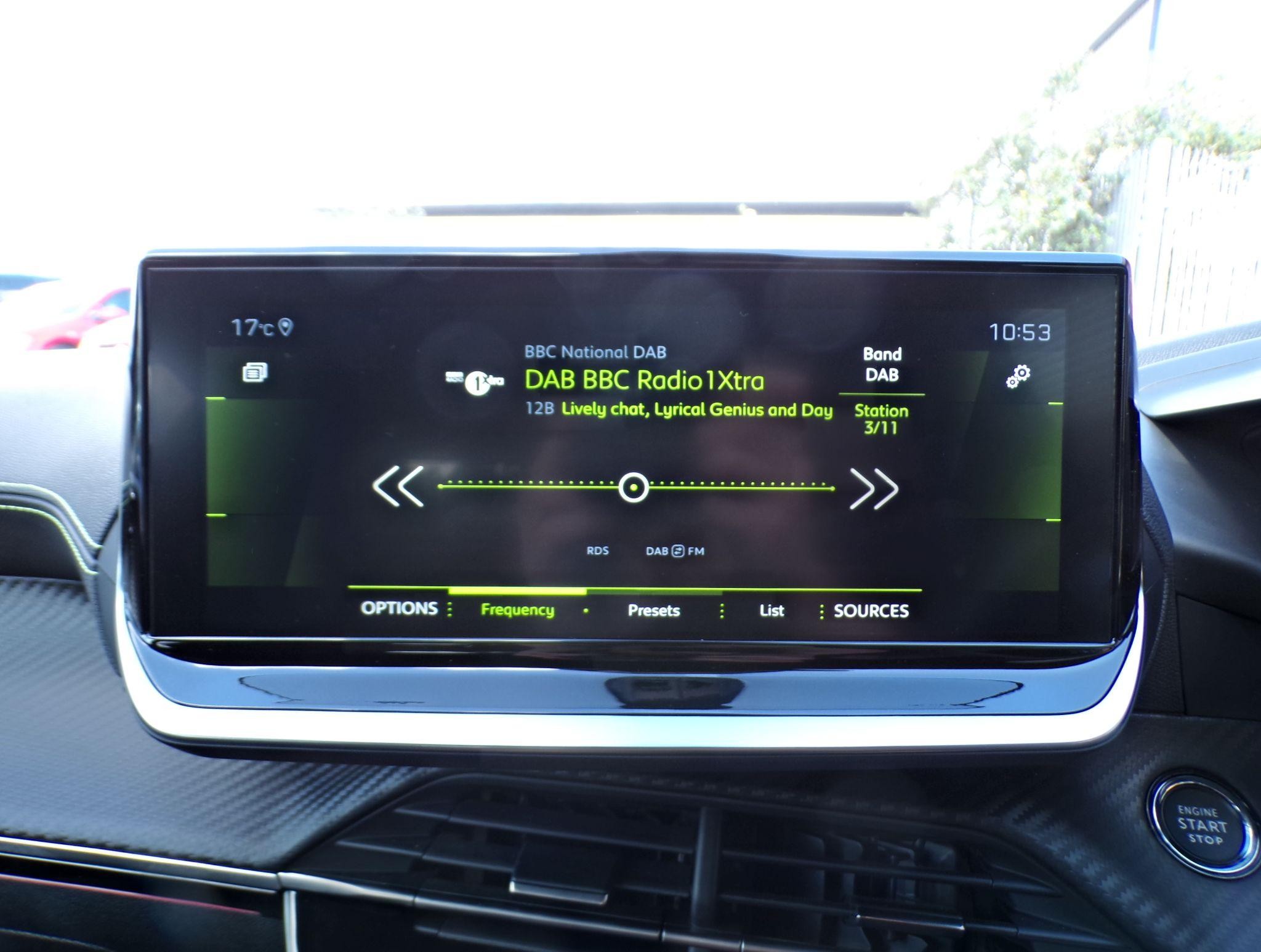 Peugeot 208 Image 15