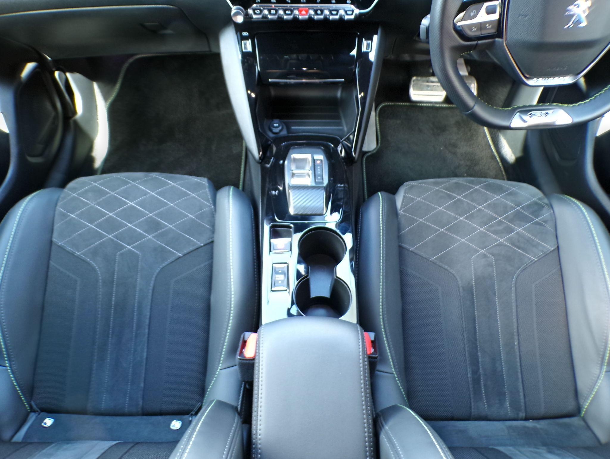 Peugeot 208 Image 19