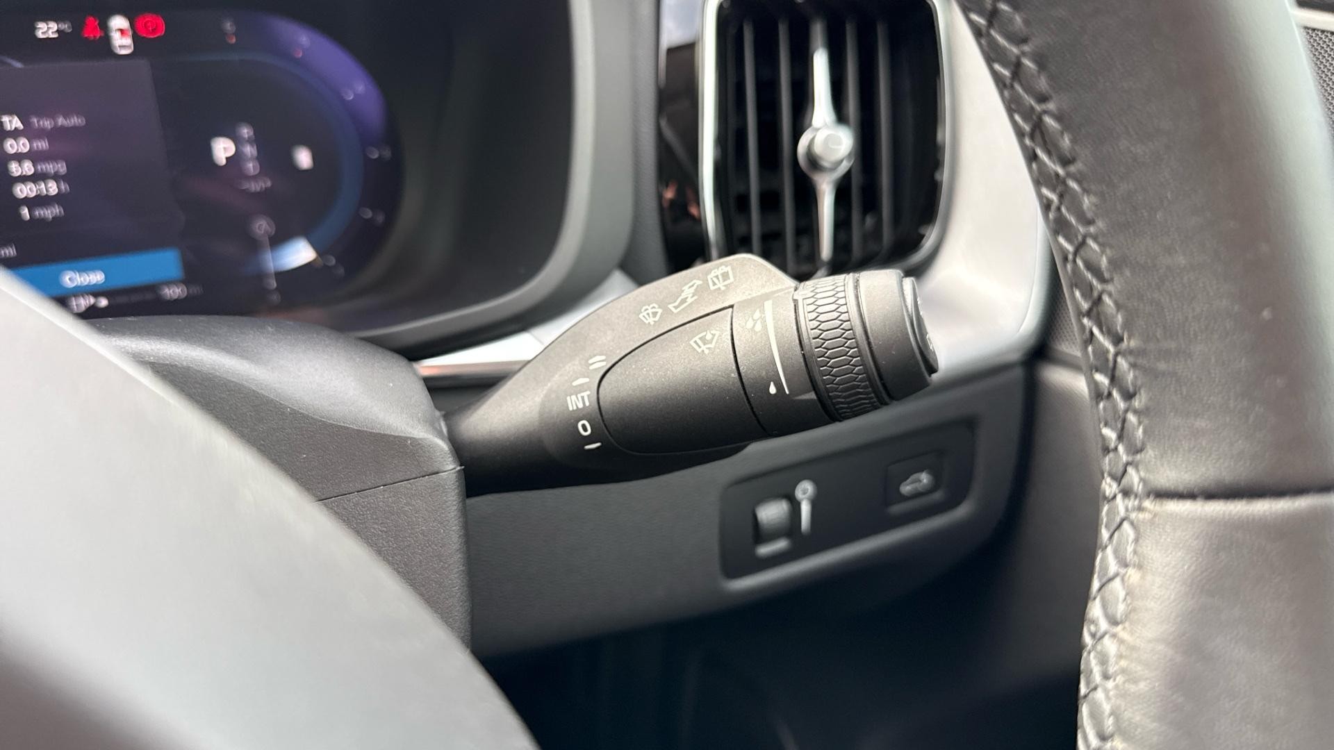 Volvo XC60 Image 18