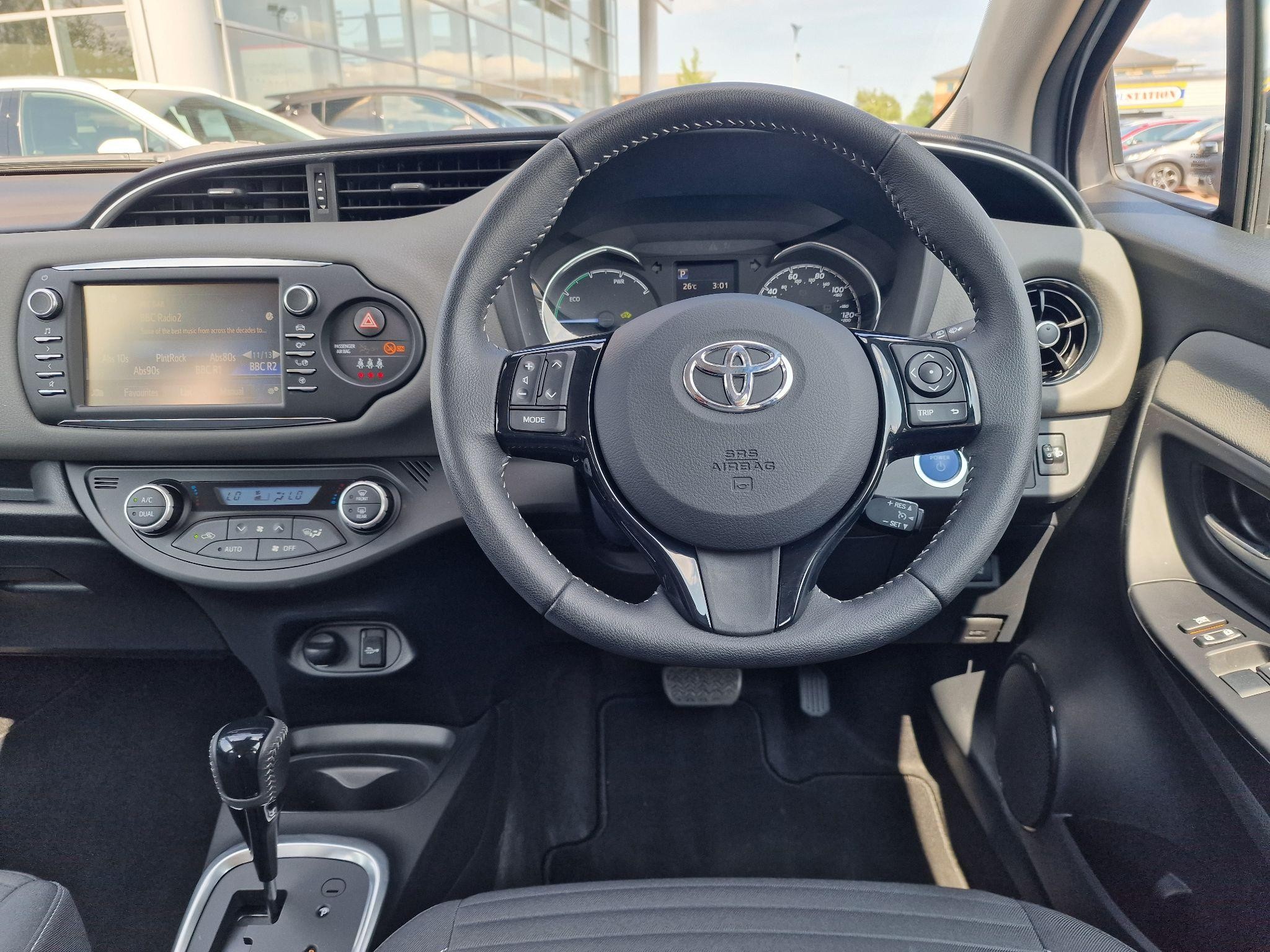 Toyota Yaris Image 8