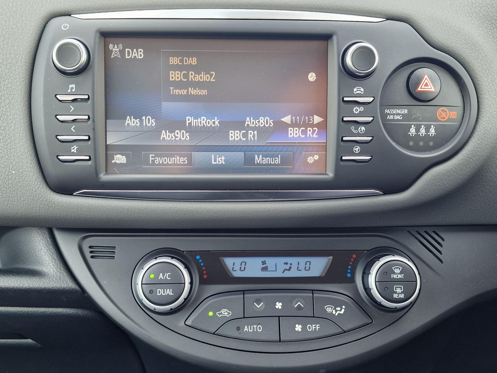 Toyota Yaris Image 9