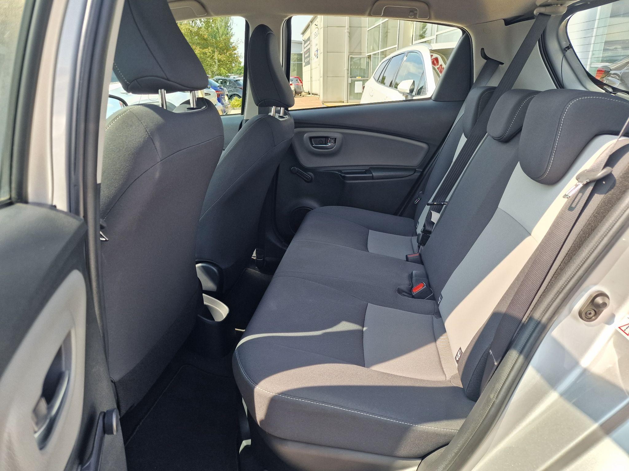 Toyota Yaris Image 14