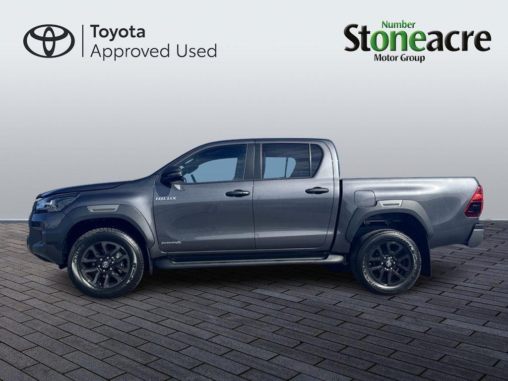 Toyota Hilux Image 8
