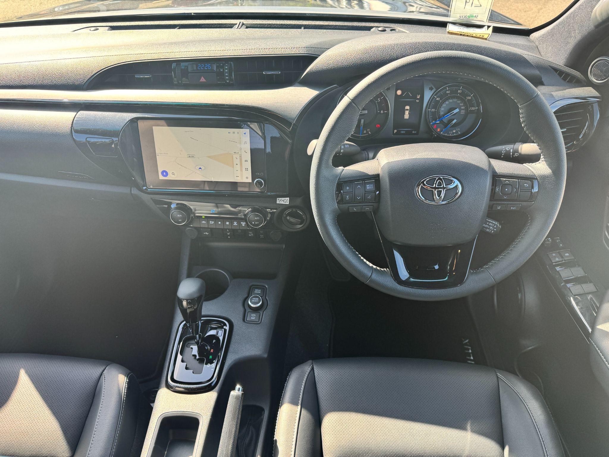 Toyota Hilux Image 17