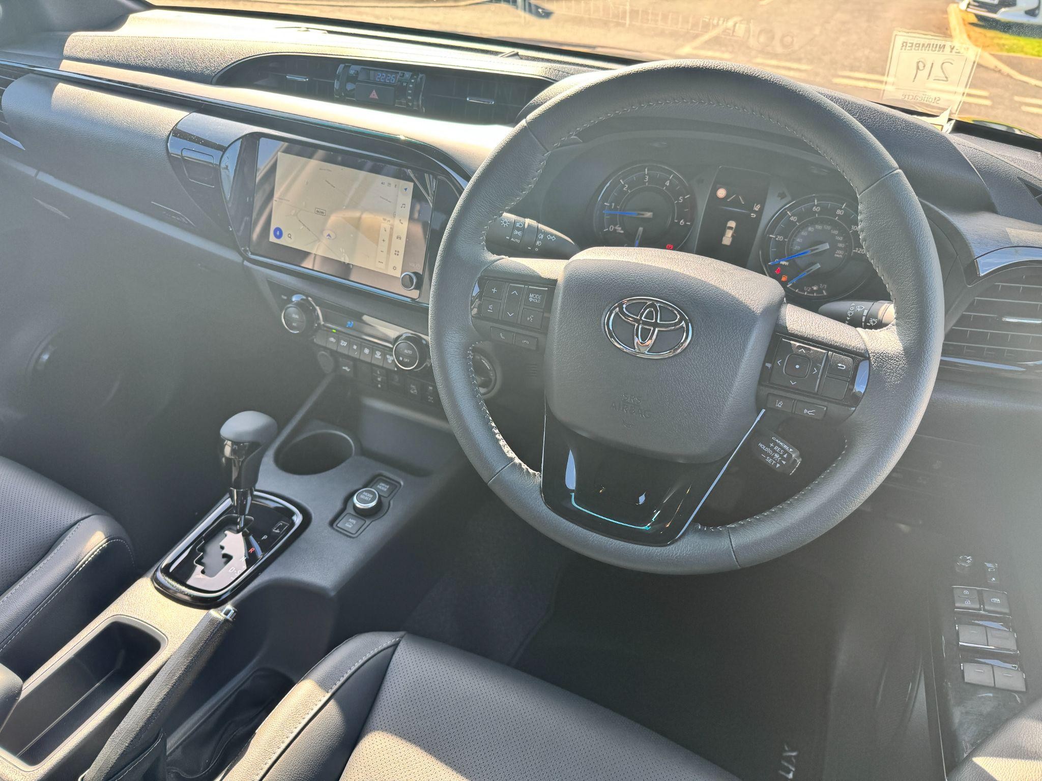 Toyota Hilux Image 18
