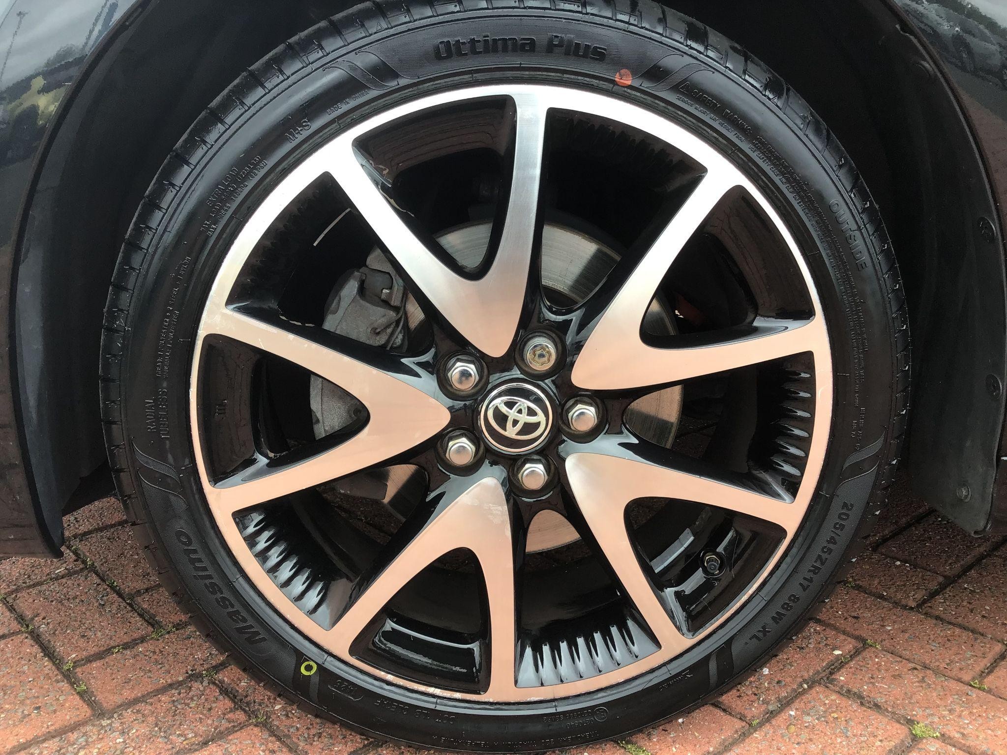 Toyota Yaris Image 11