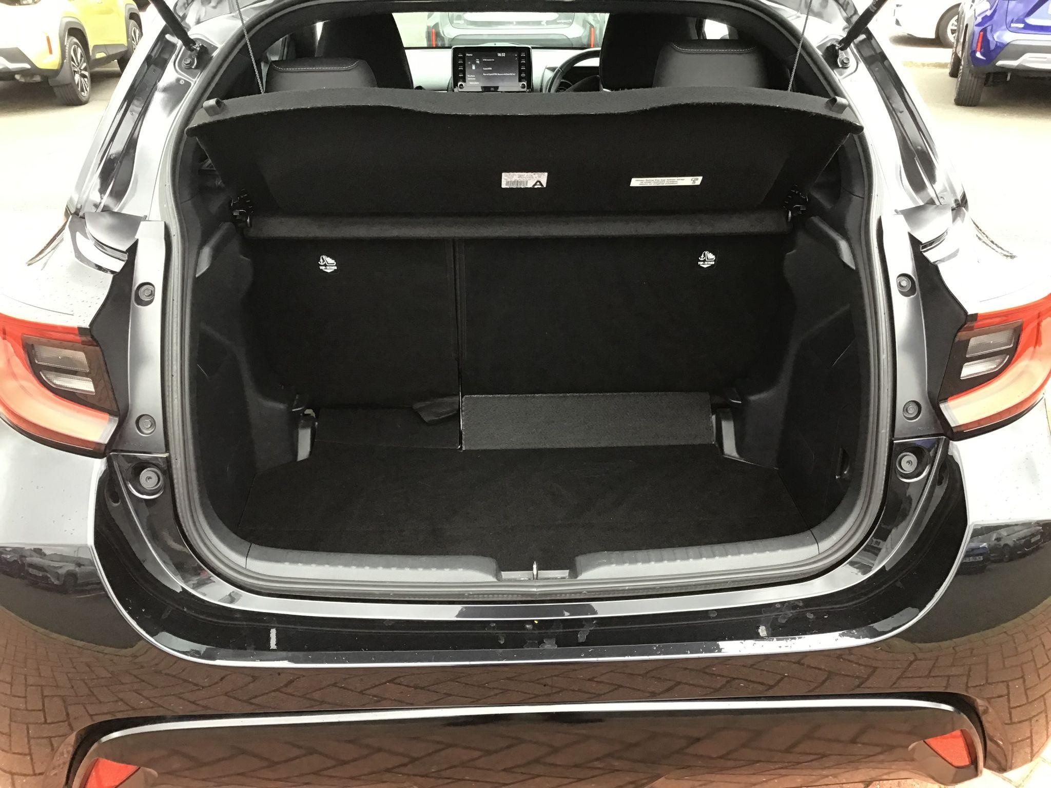 Toyota Yaris Image 12