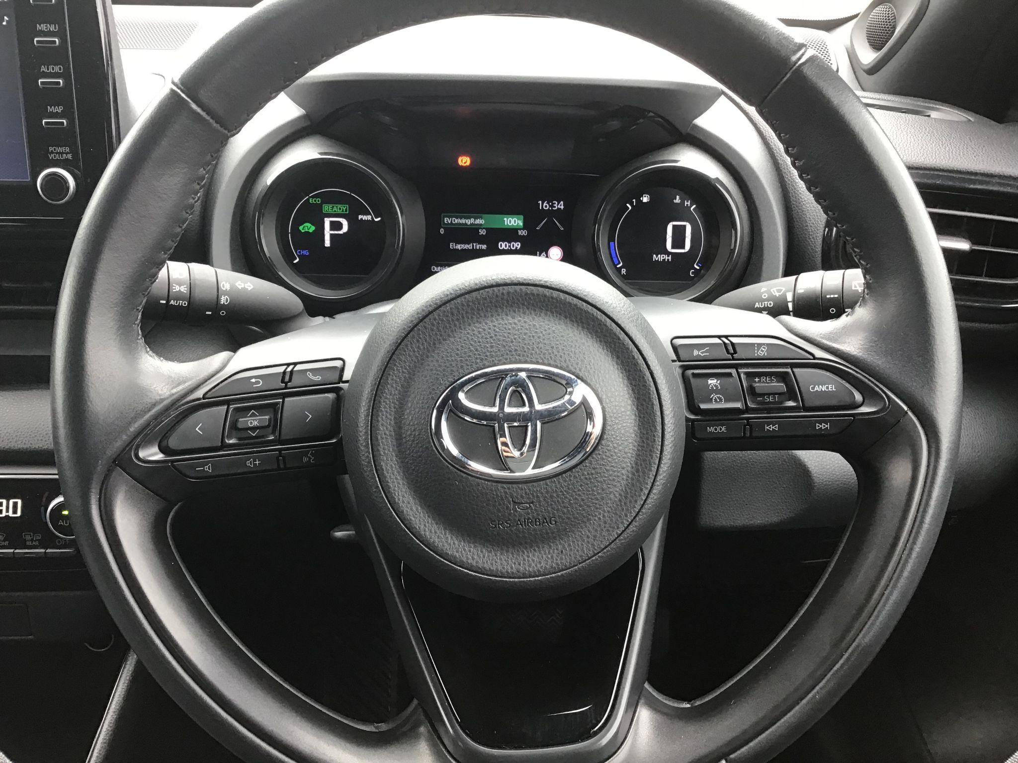 Toyota Yaris Image 17