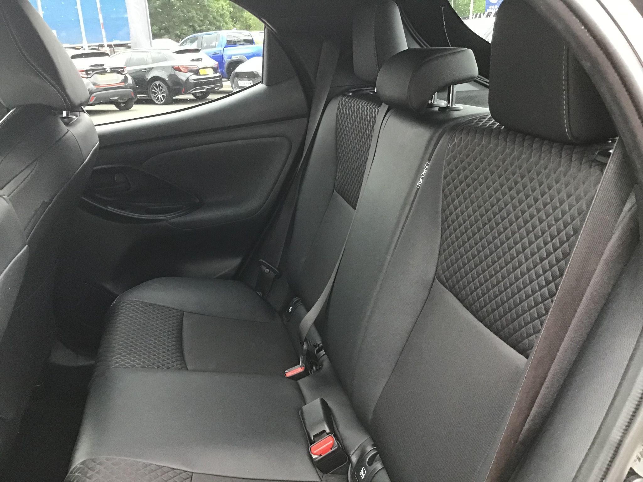 Toyota Yaris Image 20
