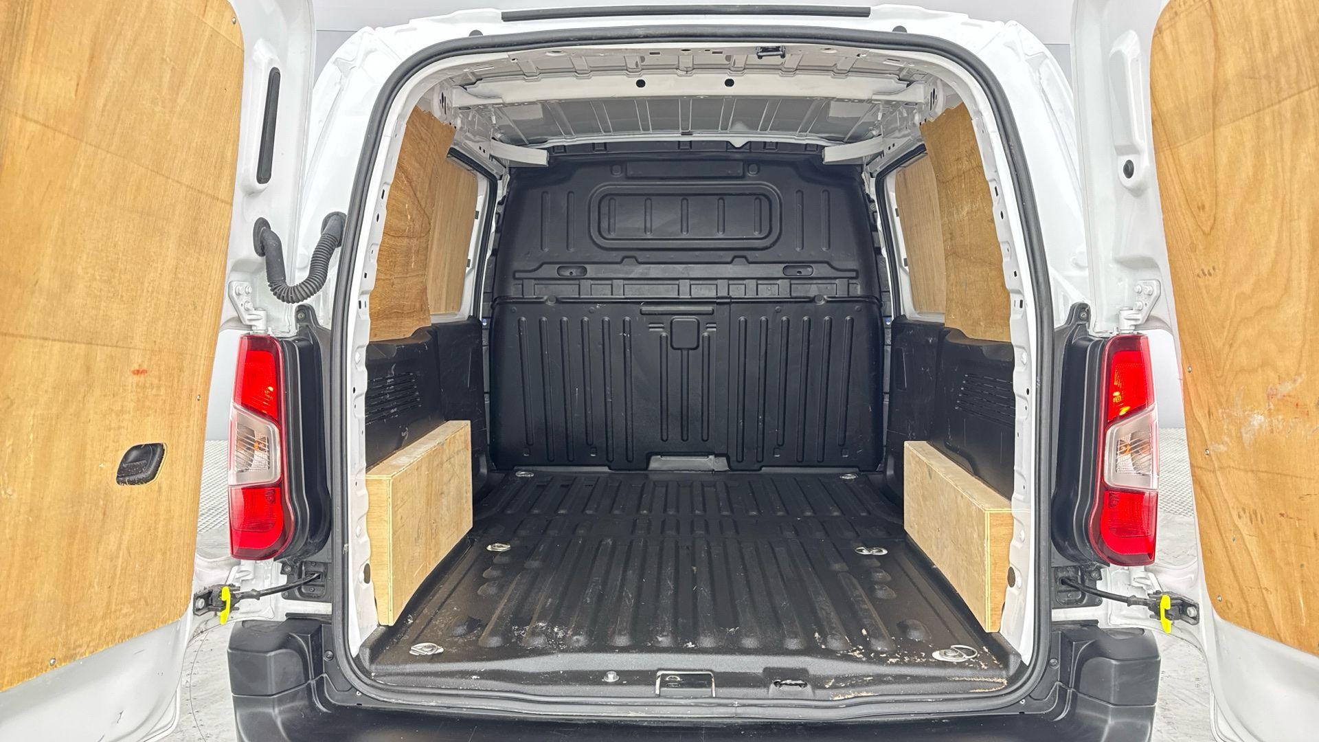 Toyota Proace City Image 12