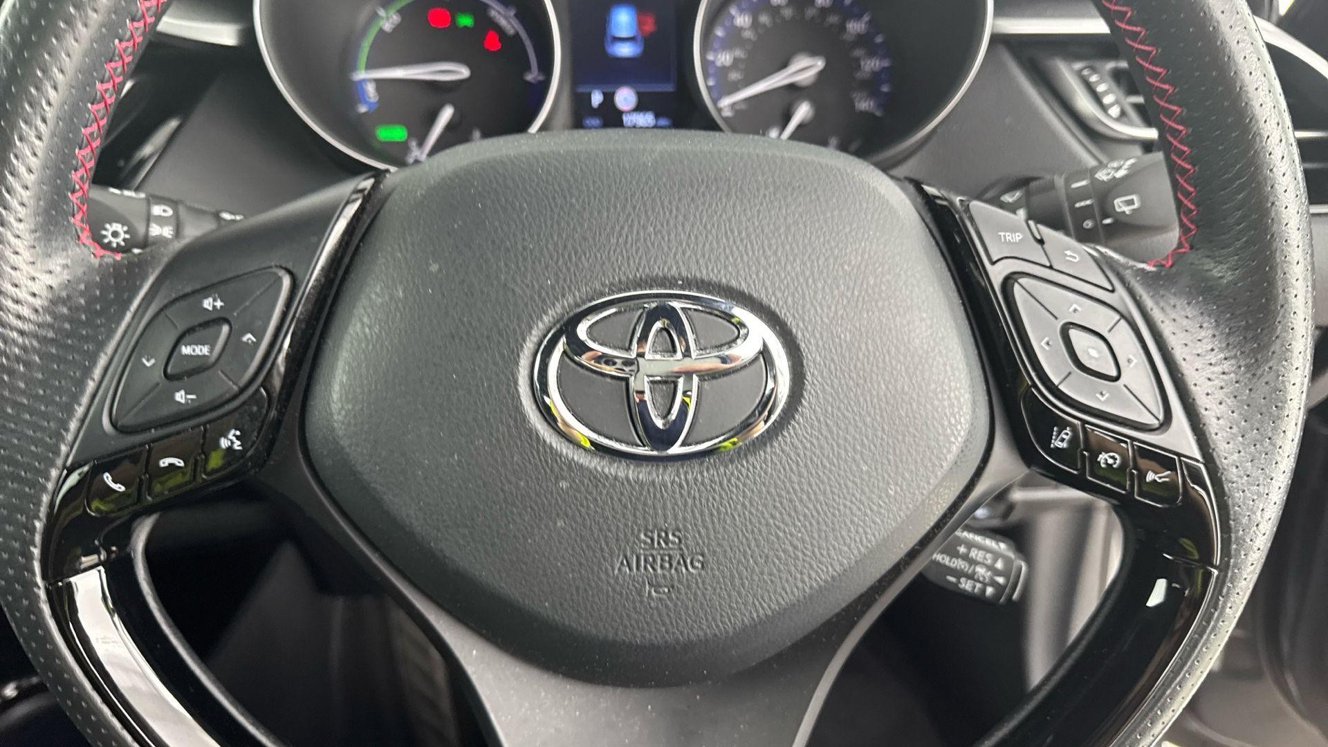 Toyota C-HR Image 16