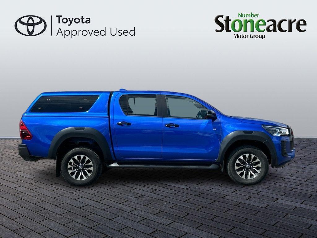 Toyota Hilux Image 4