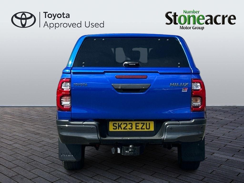 Toyota Hilux Image 6