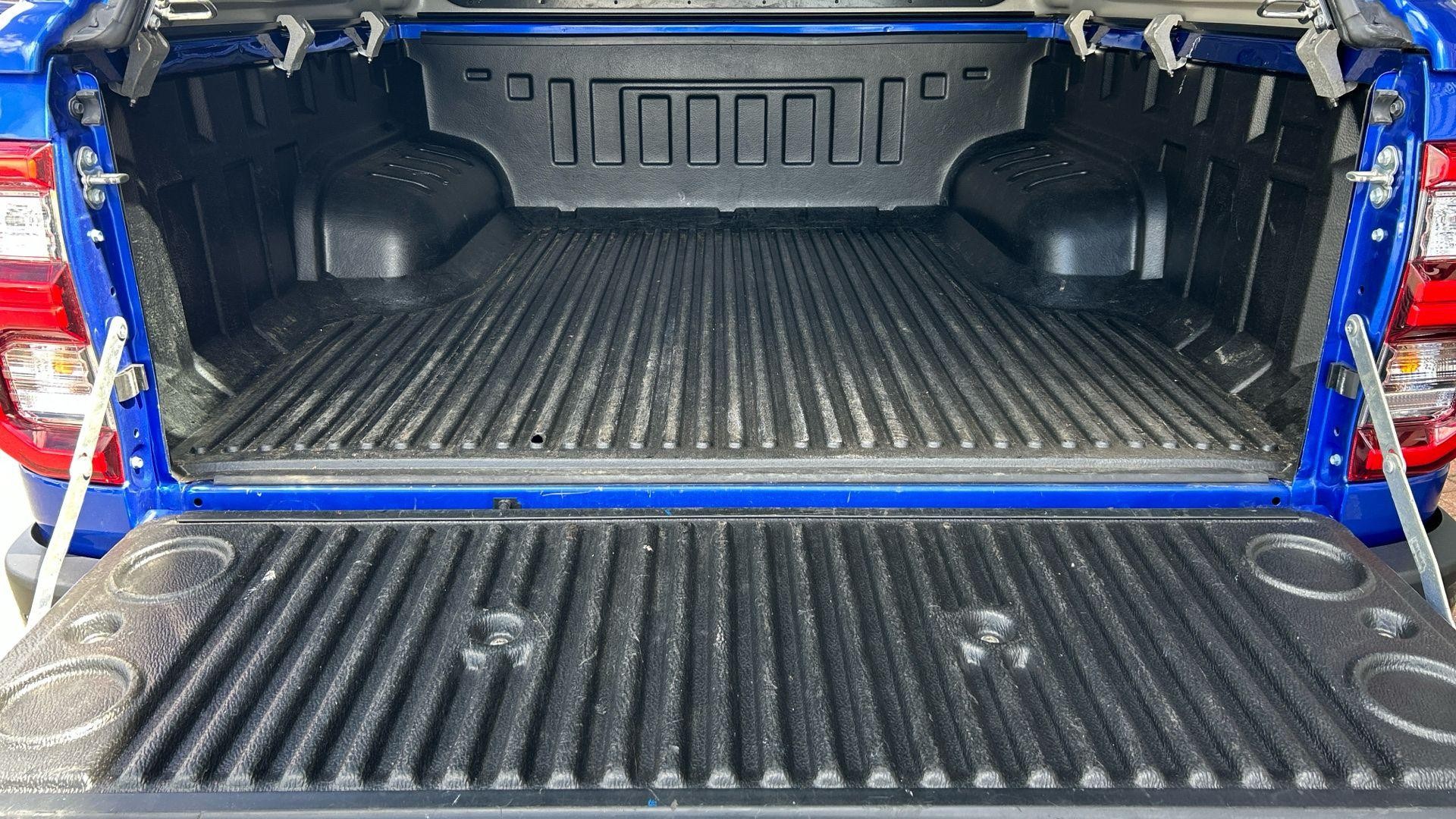 Toyota Hilux Image 20