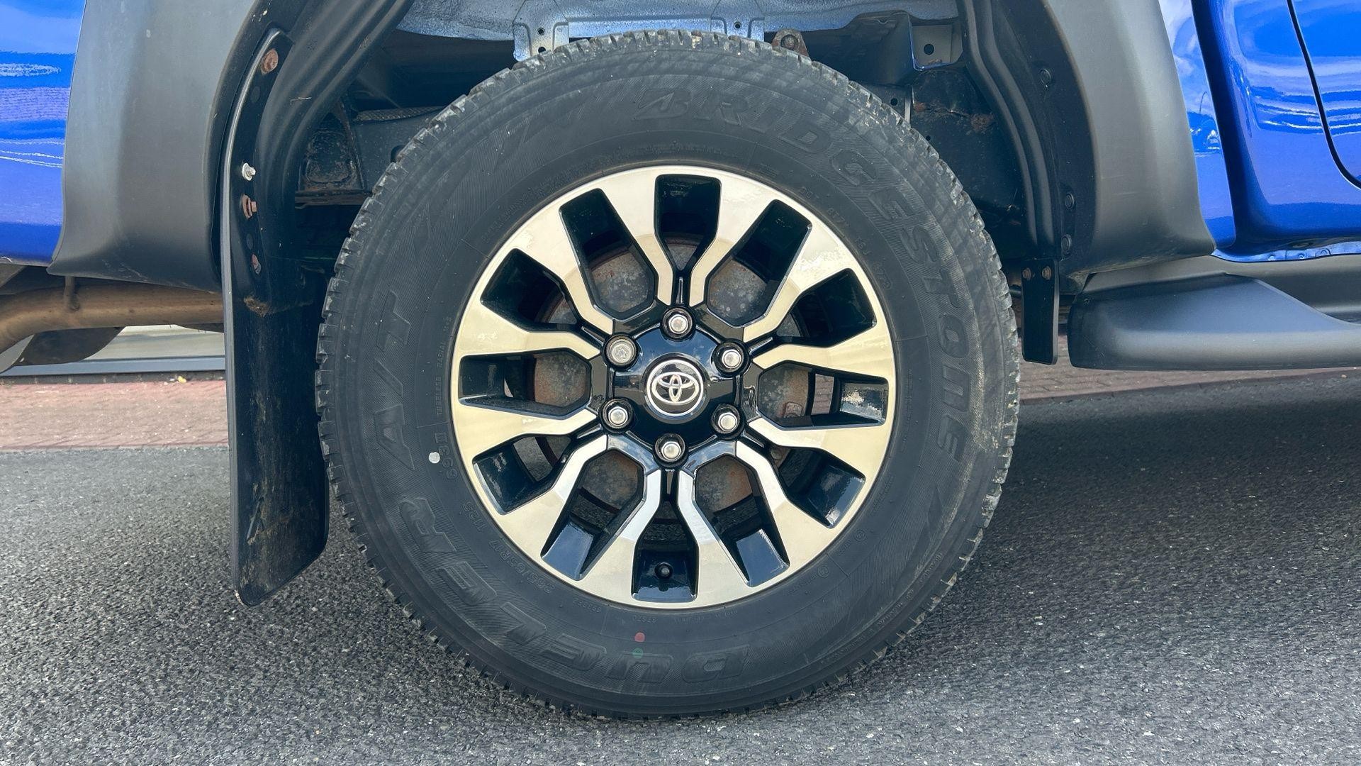 Toyota Hilux Image 21