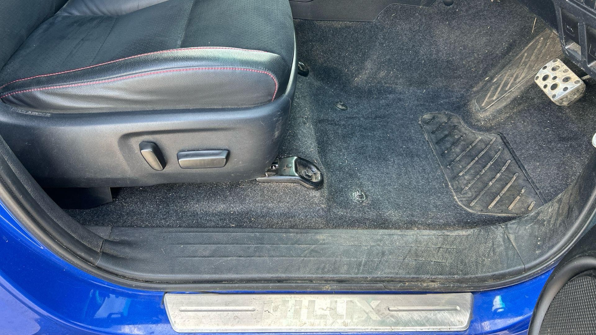Toyota Hilux Image 37
