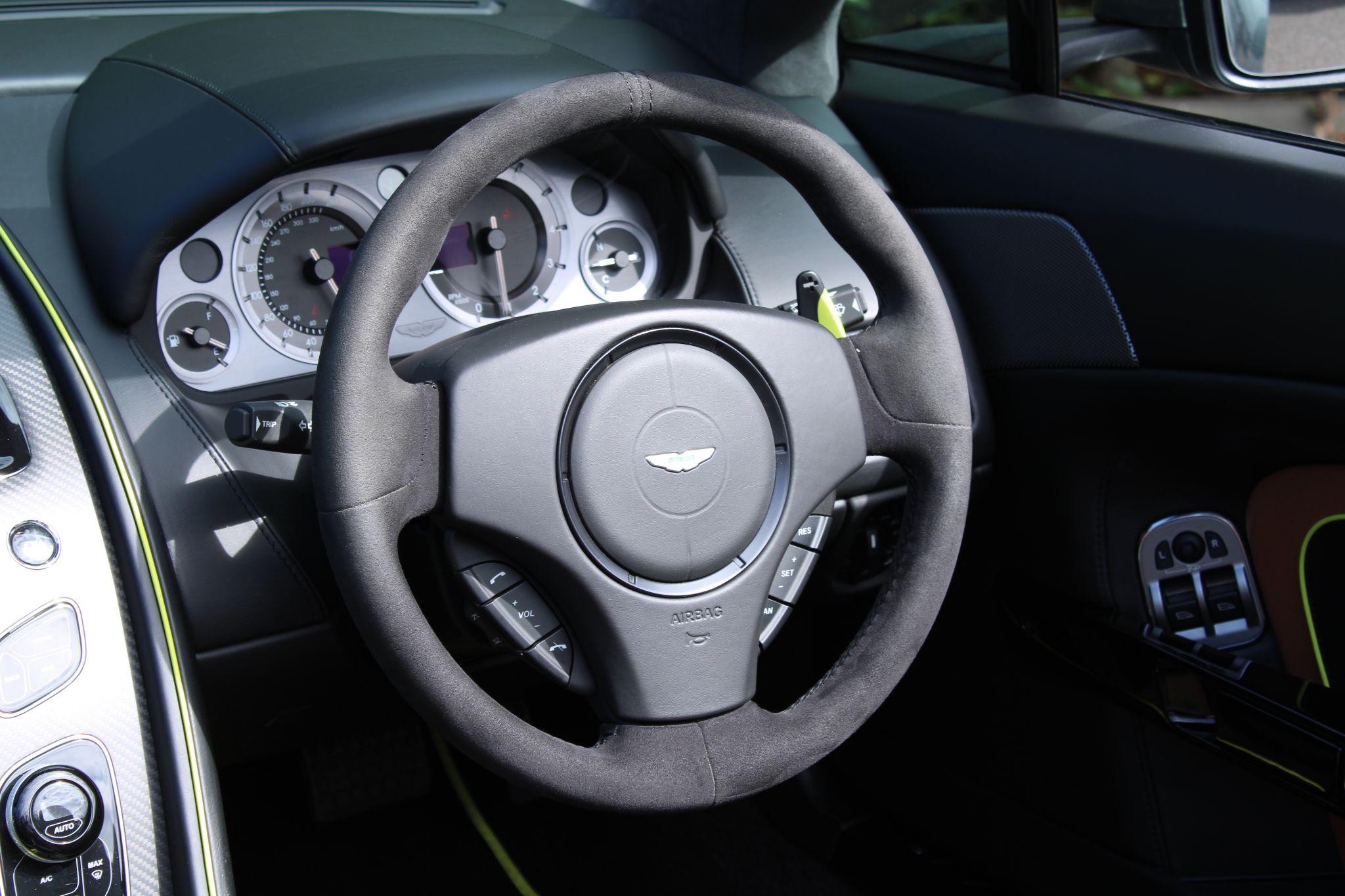 Aston Martin Vantage Image 26