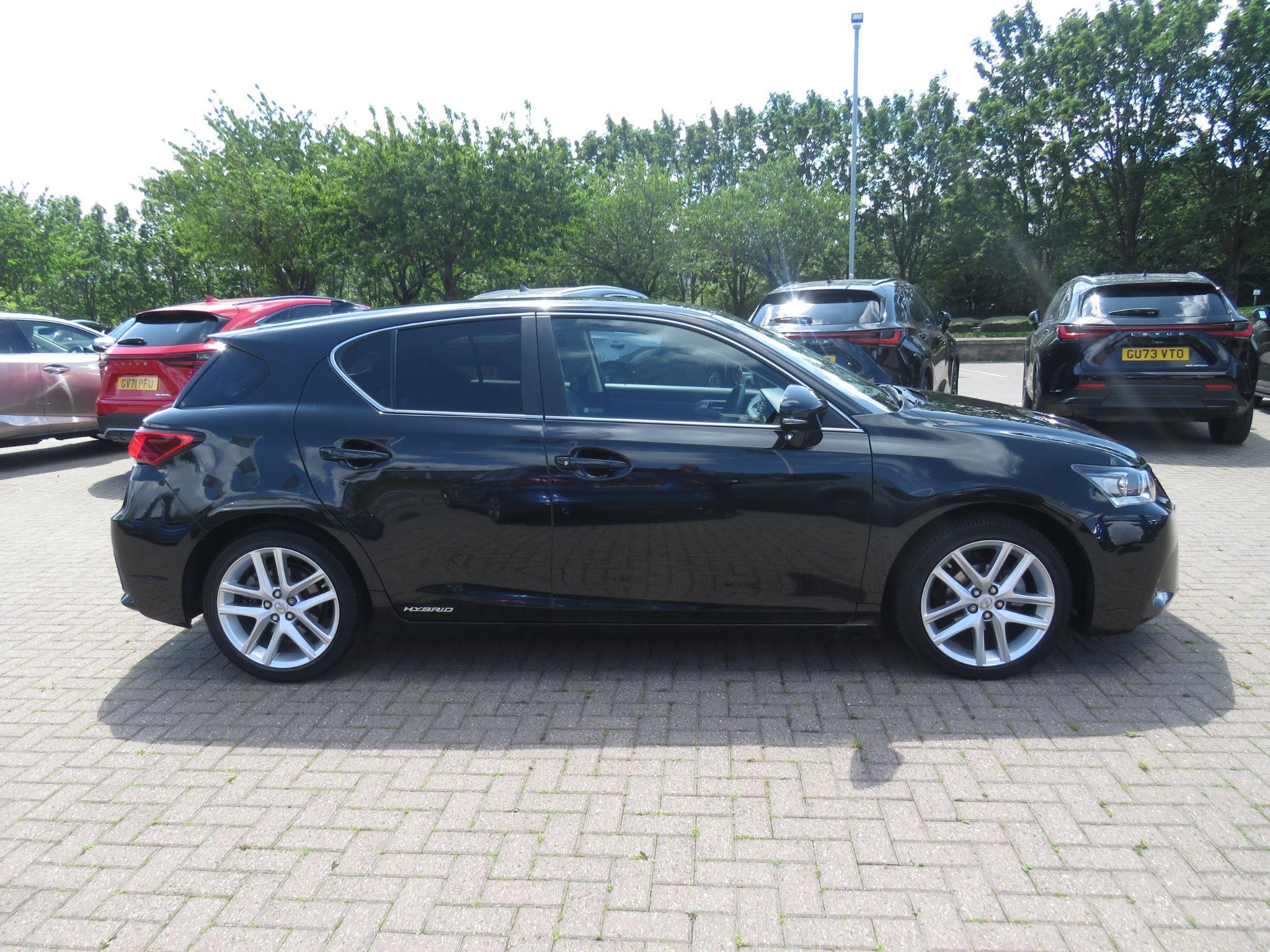 Lexus CT Image 5