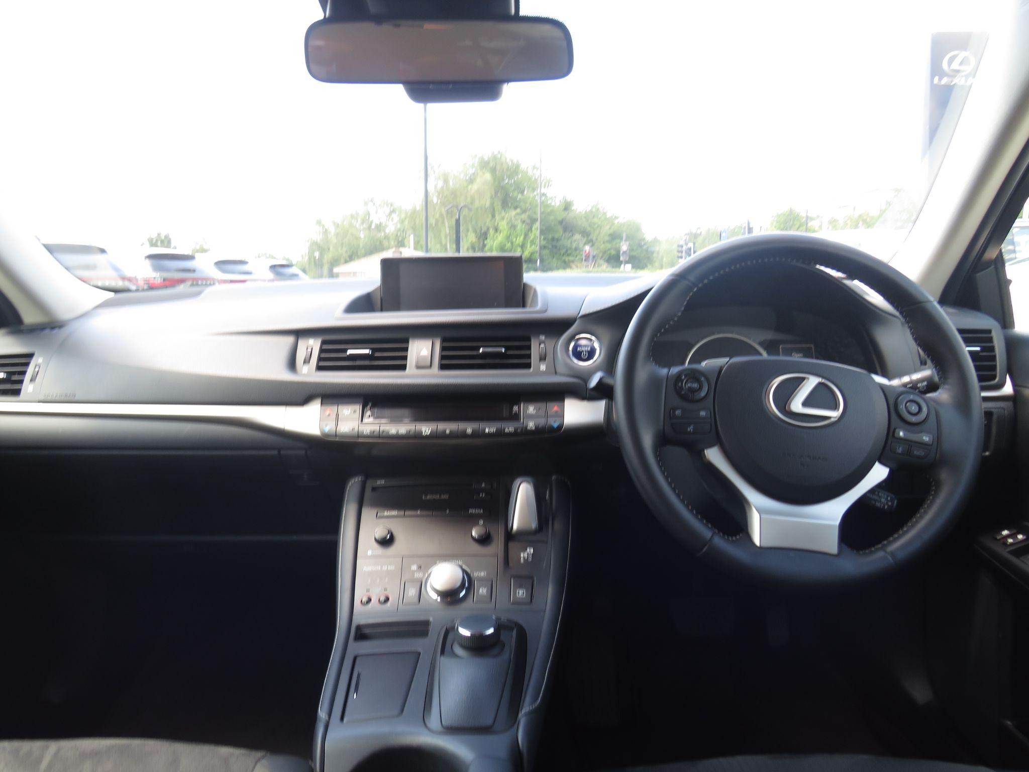 Lexus CT Image 17