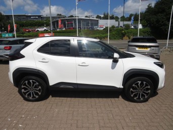 Toyota Yaris Cross 1.5 Hybrid Design 5dr CVT NA23VRX Image 2