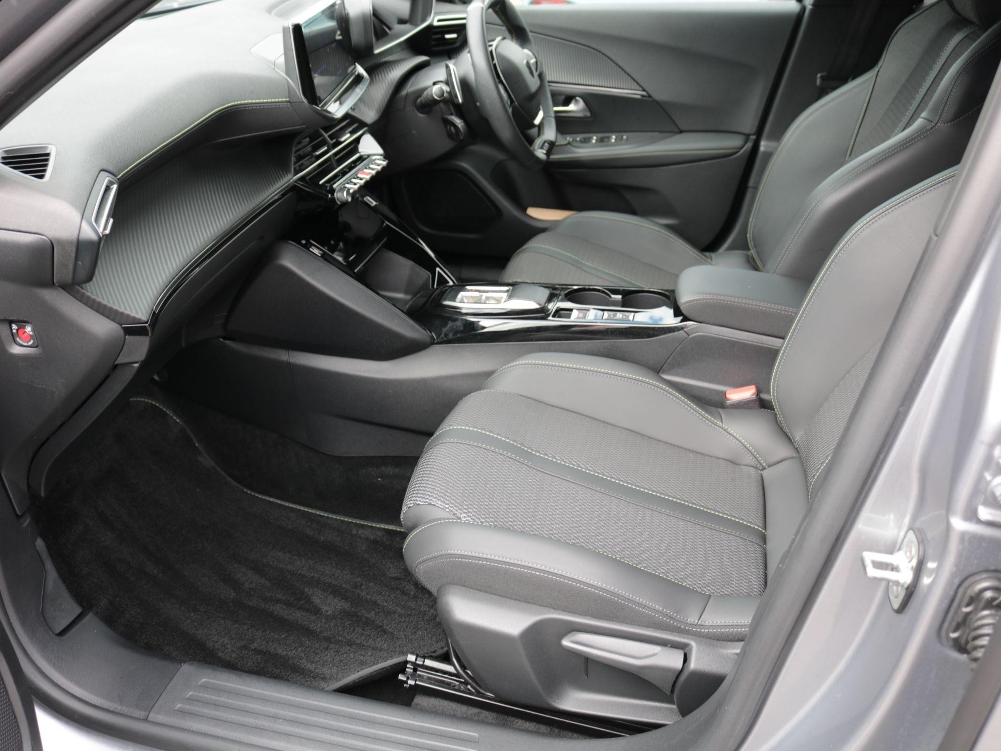 Peugeot 2008 Image 12