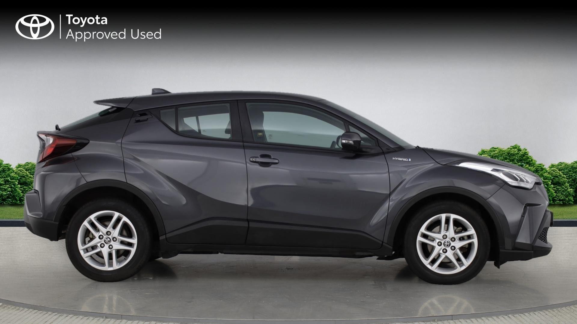 Toyota C-HR Image 4